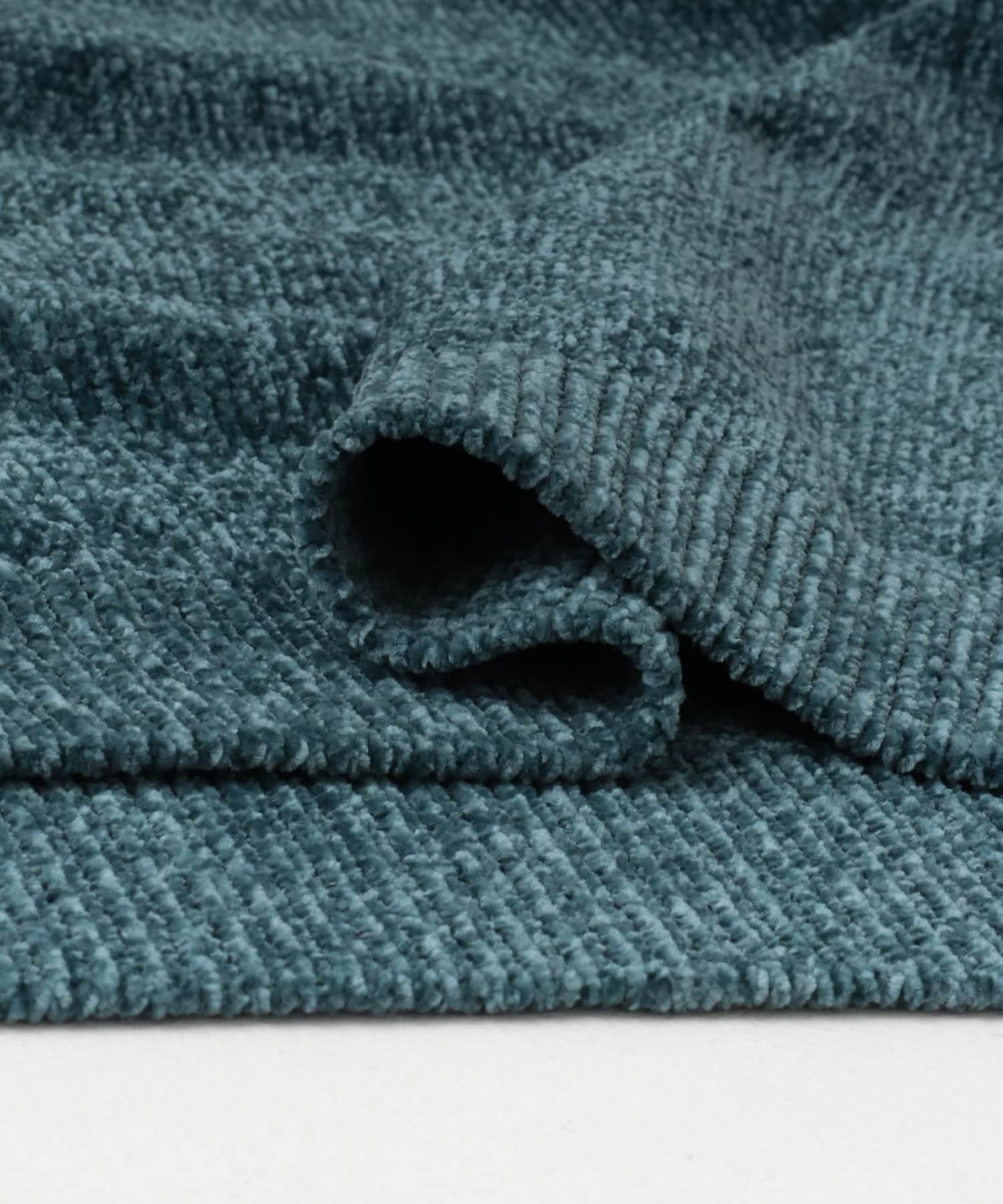 モールロゴグラフィックニット BLUE M
