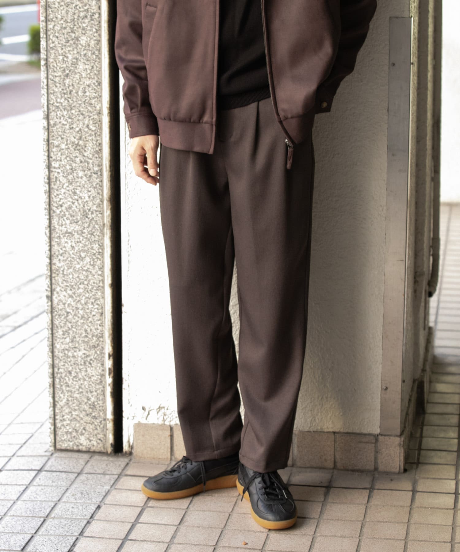 ウールライクダブルタックテーパードパンツ