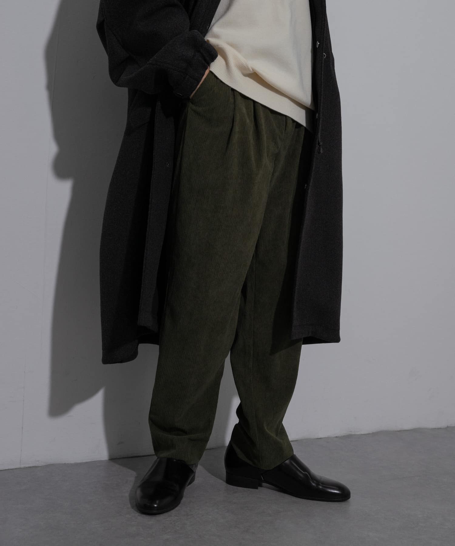 KHAKI