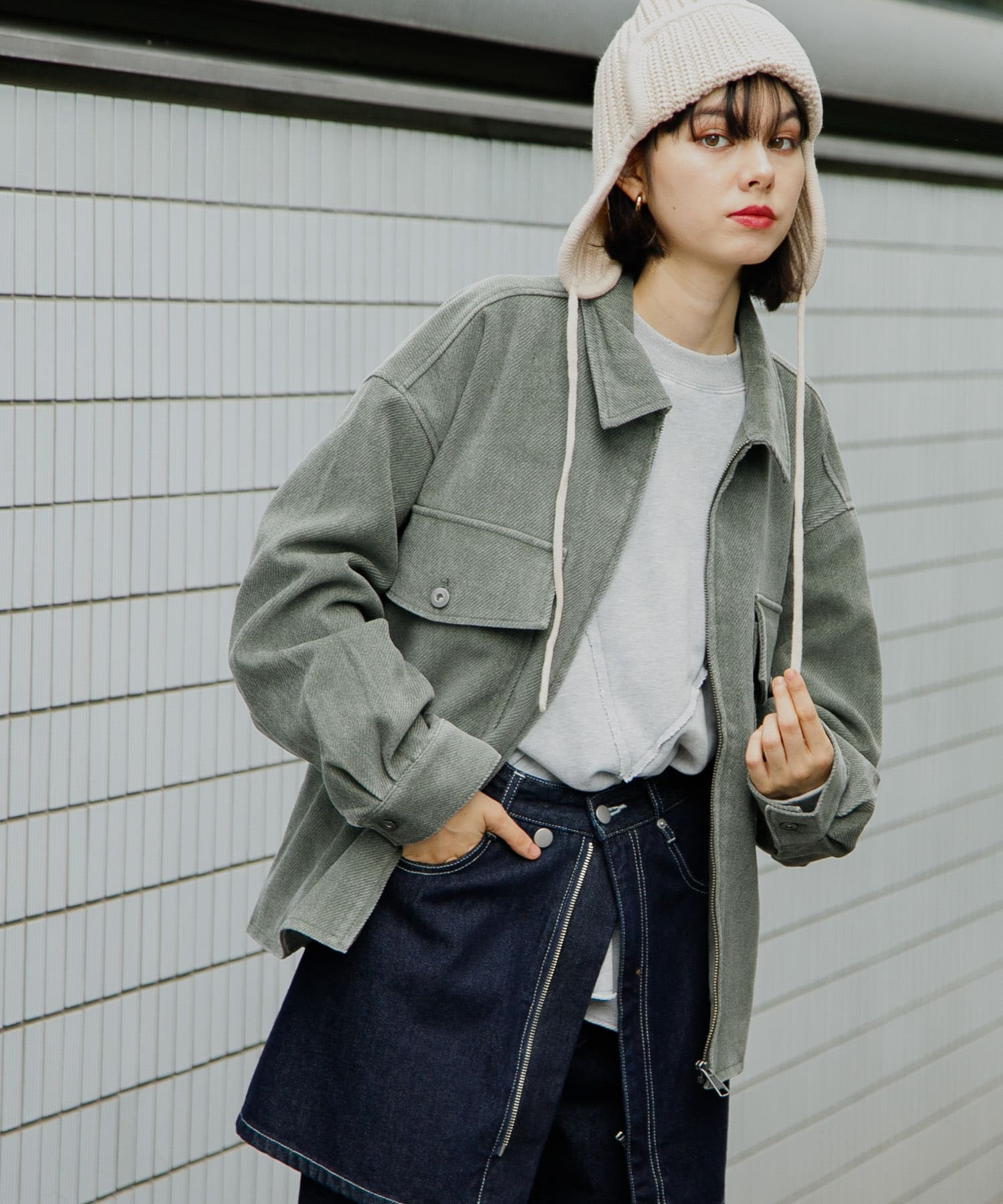 KHAKI