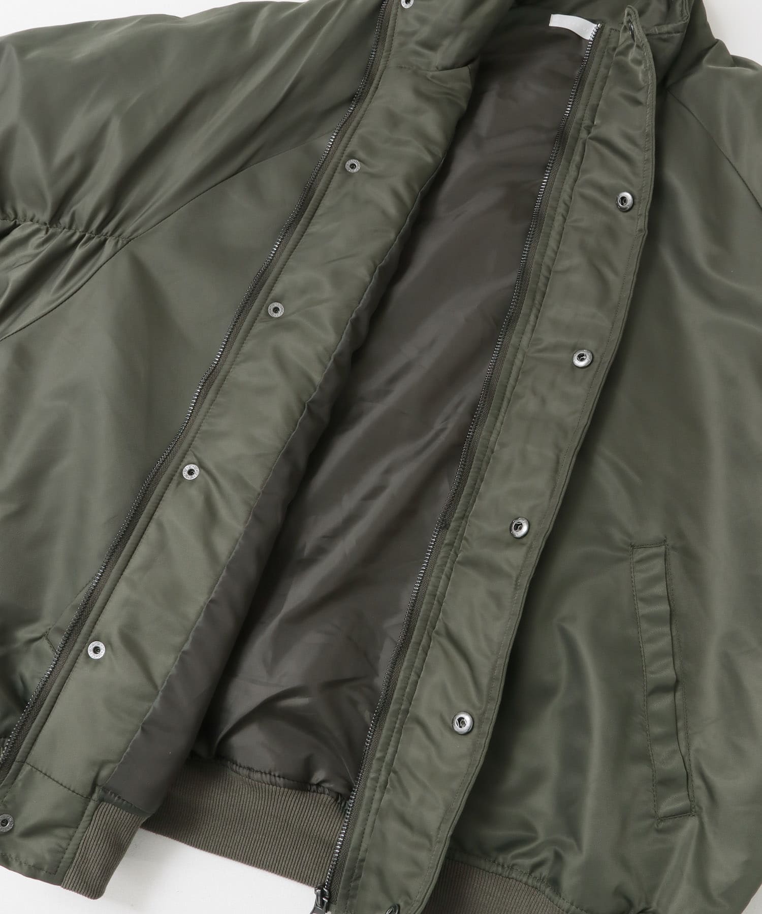 『ユニセックス』ナイロンギャザースタンドブルゾン OLIVE M
