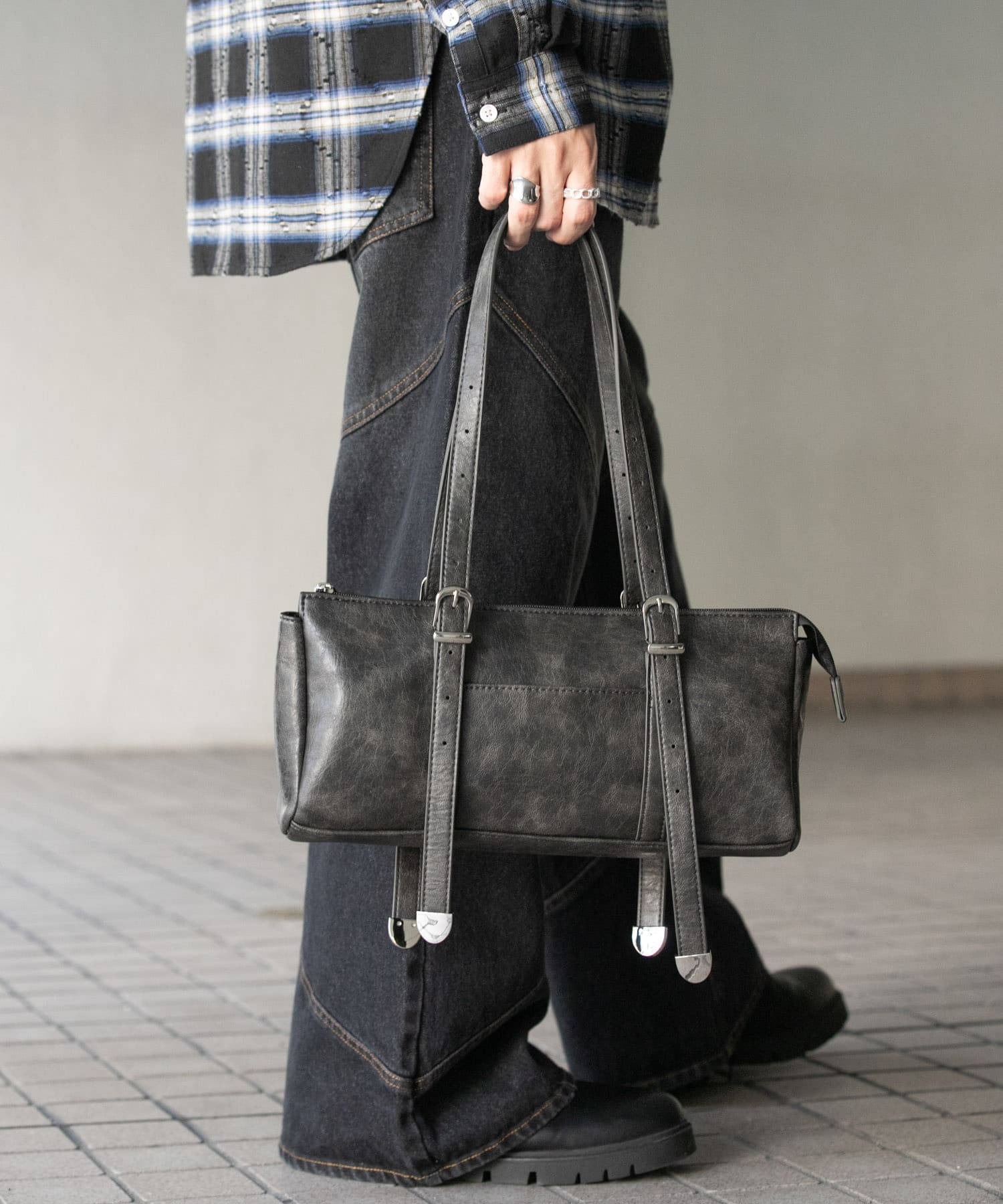 FLスクエアボストンバッグ BLACK one
