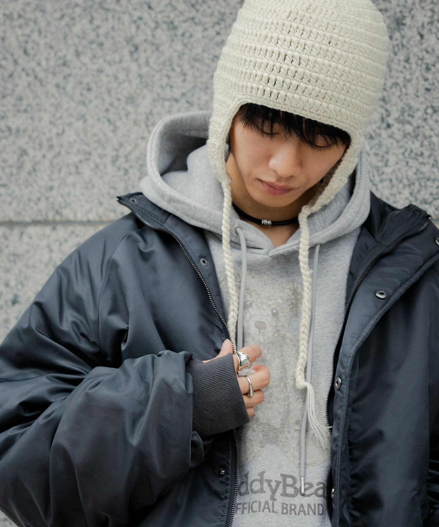 イヤーフラップニットキャップ IVORY one