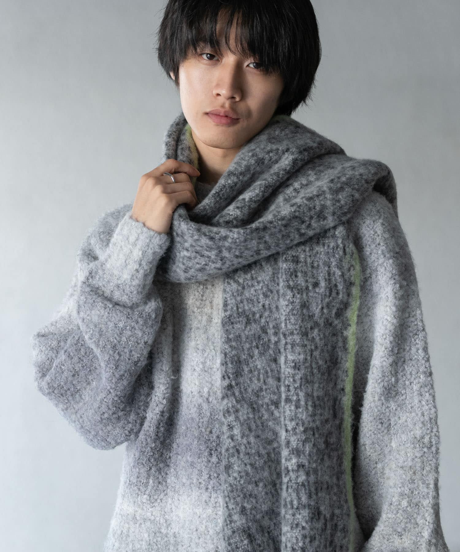 GRAY