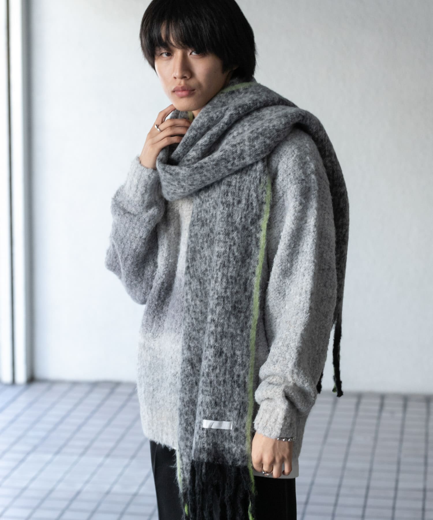 GRAY