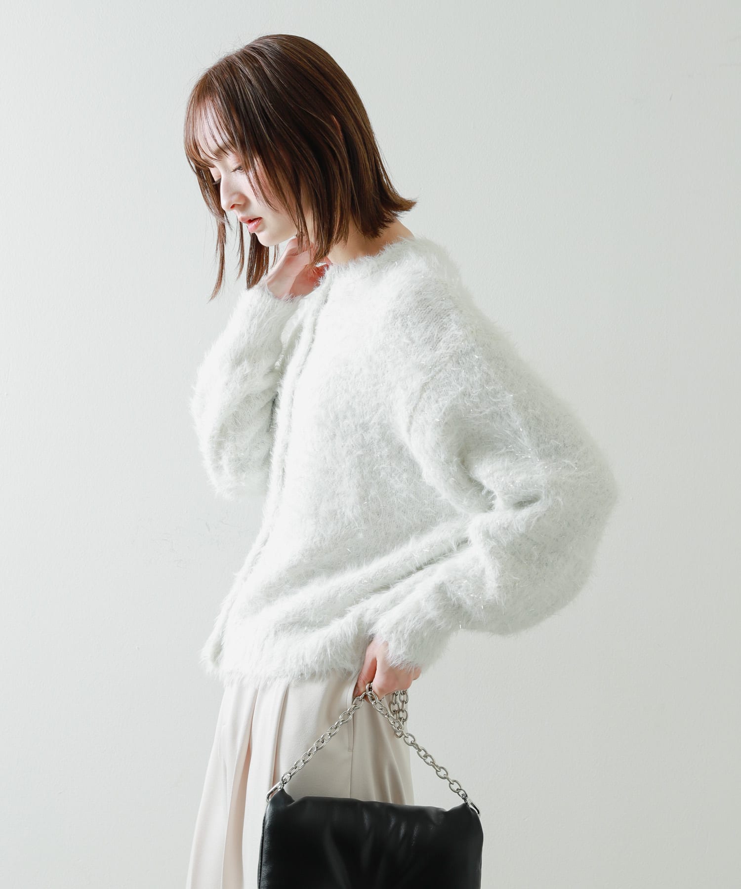 OFF WHITE