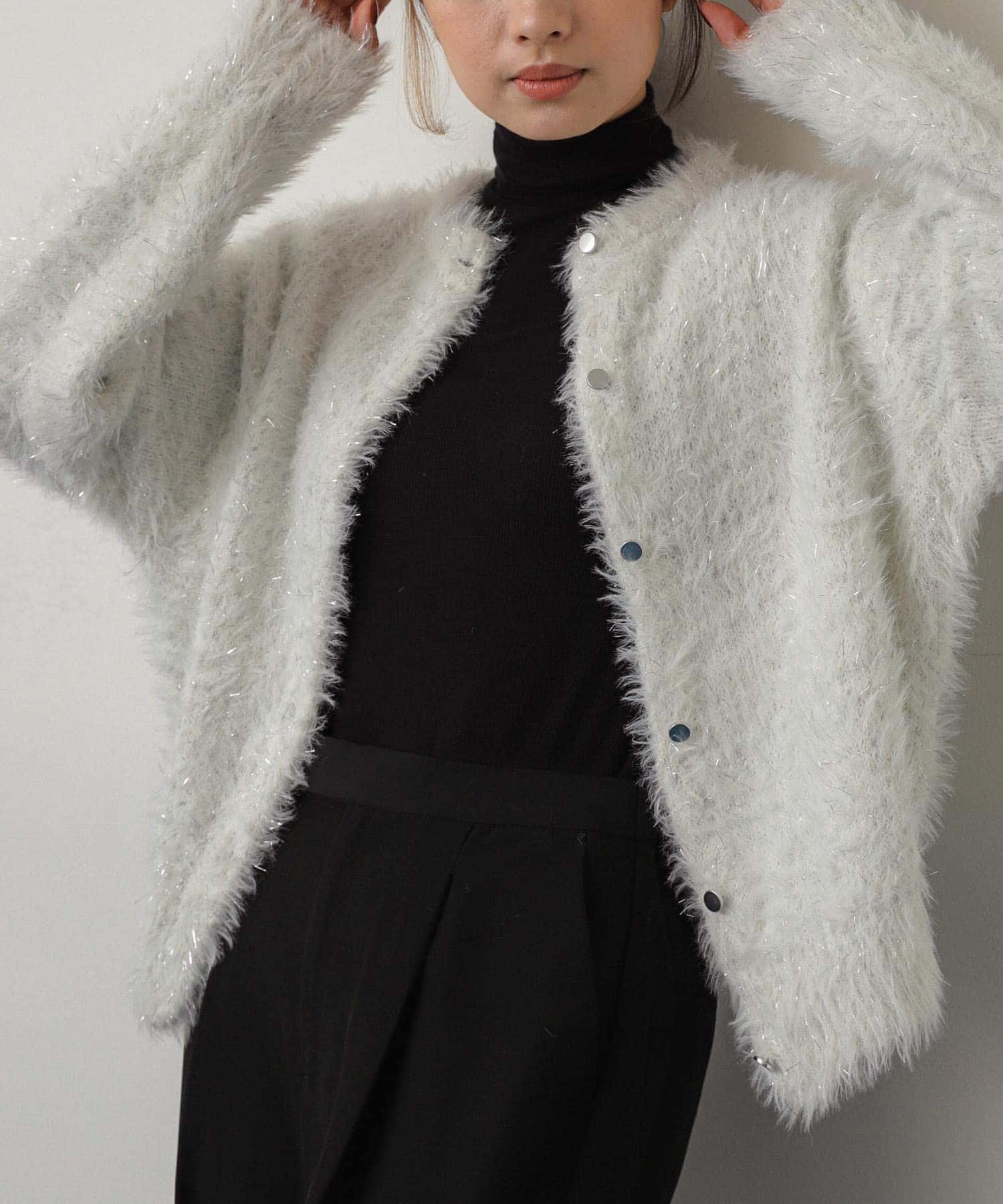 OFF WHITE