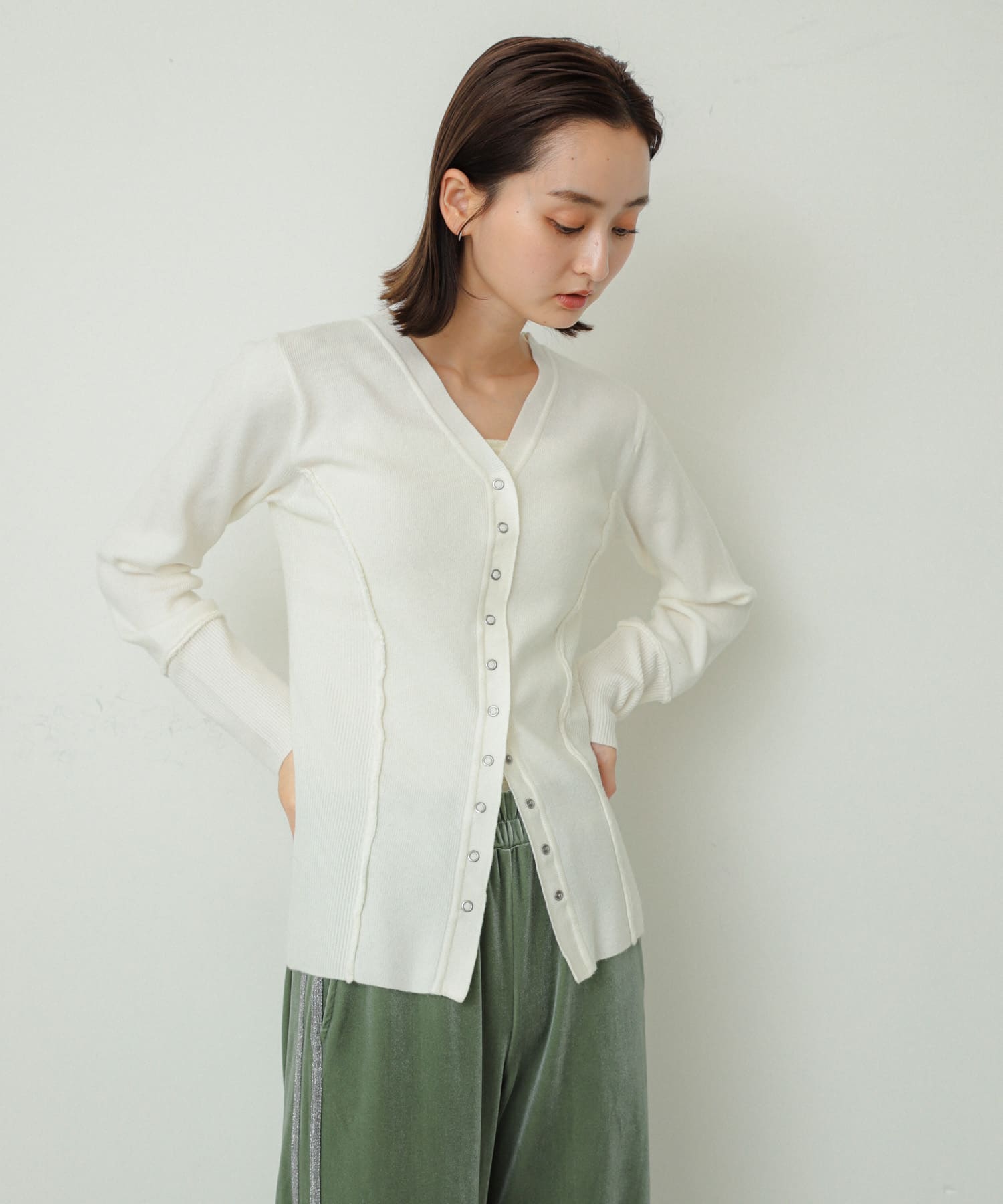 OFF WHITE