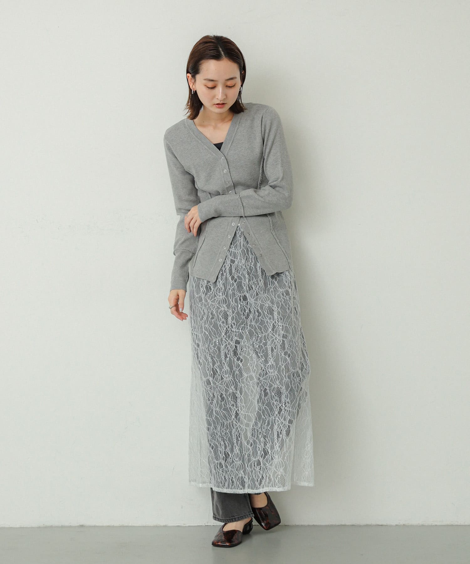 GRAY