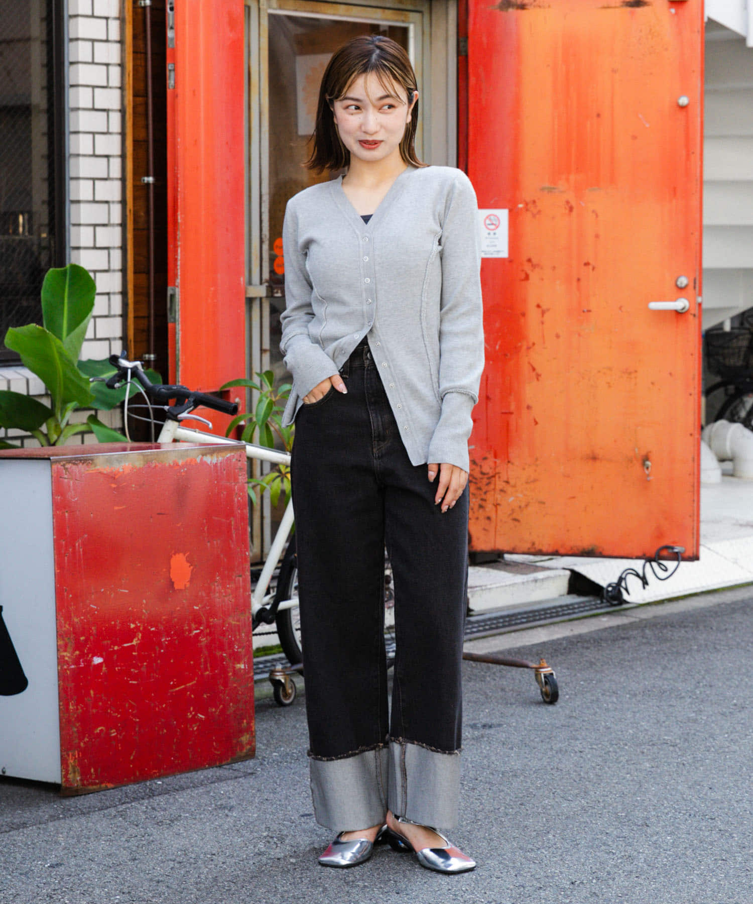 GRAY
