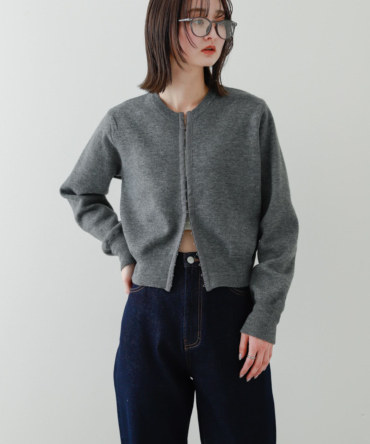 GRAY