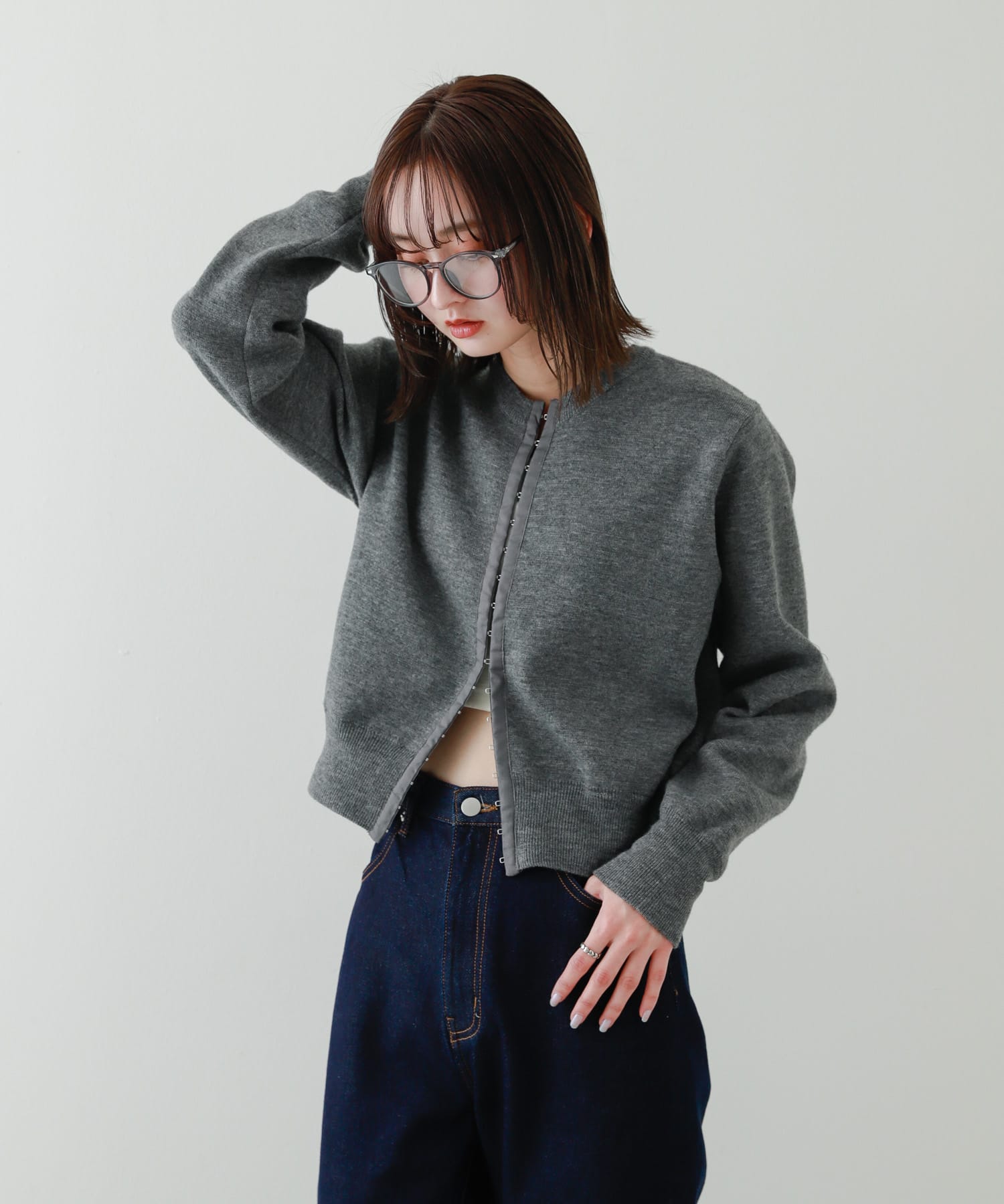 GRAY