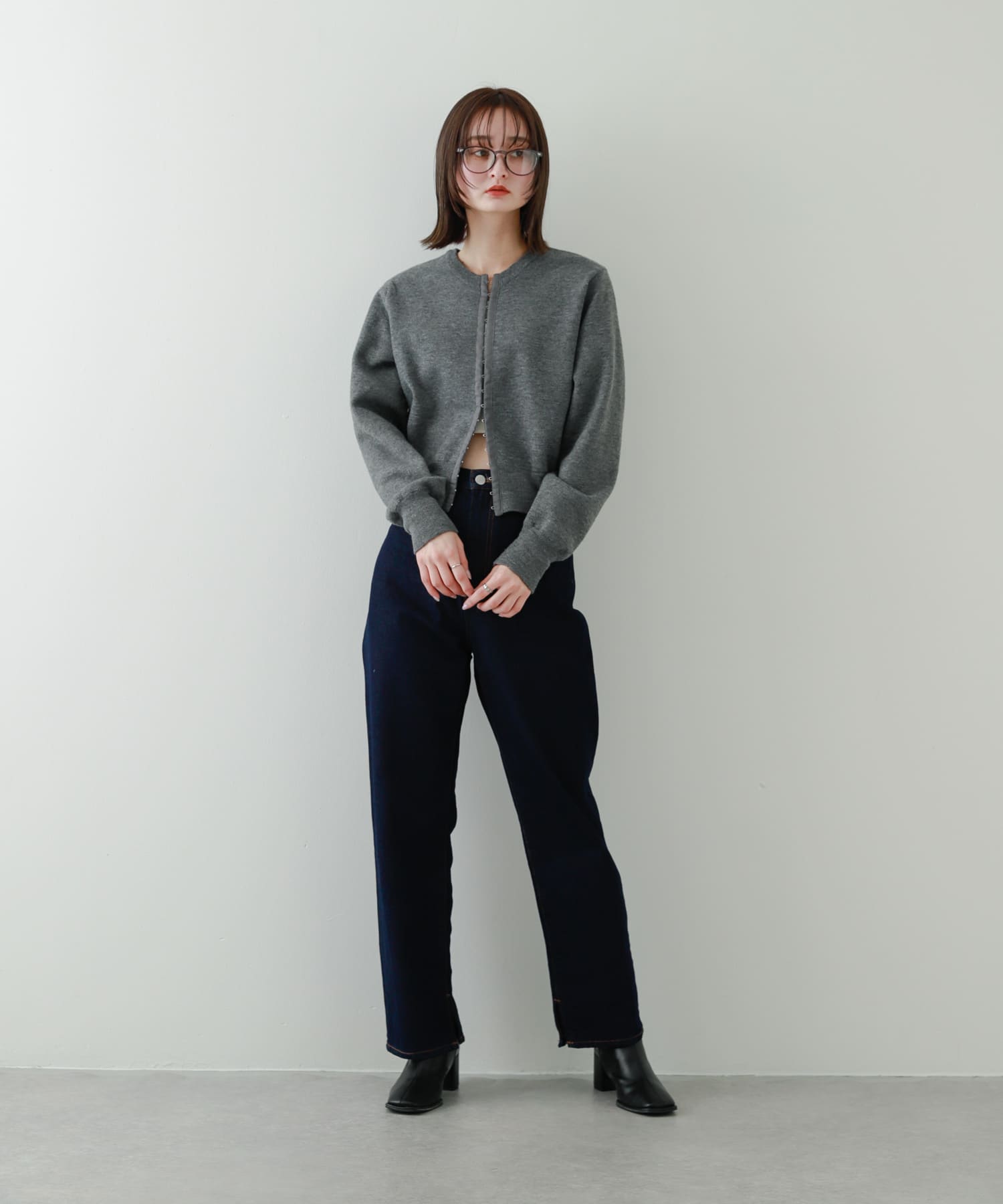 GRAY