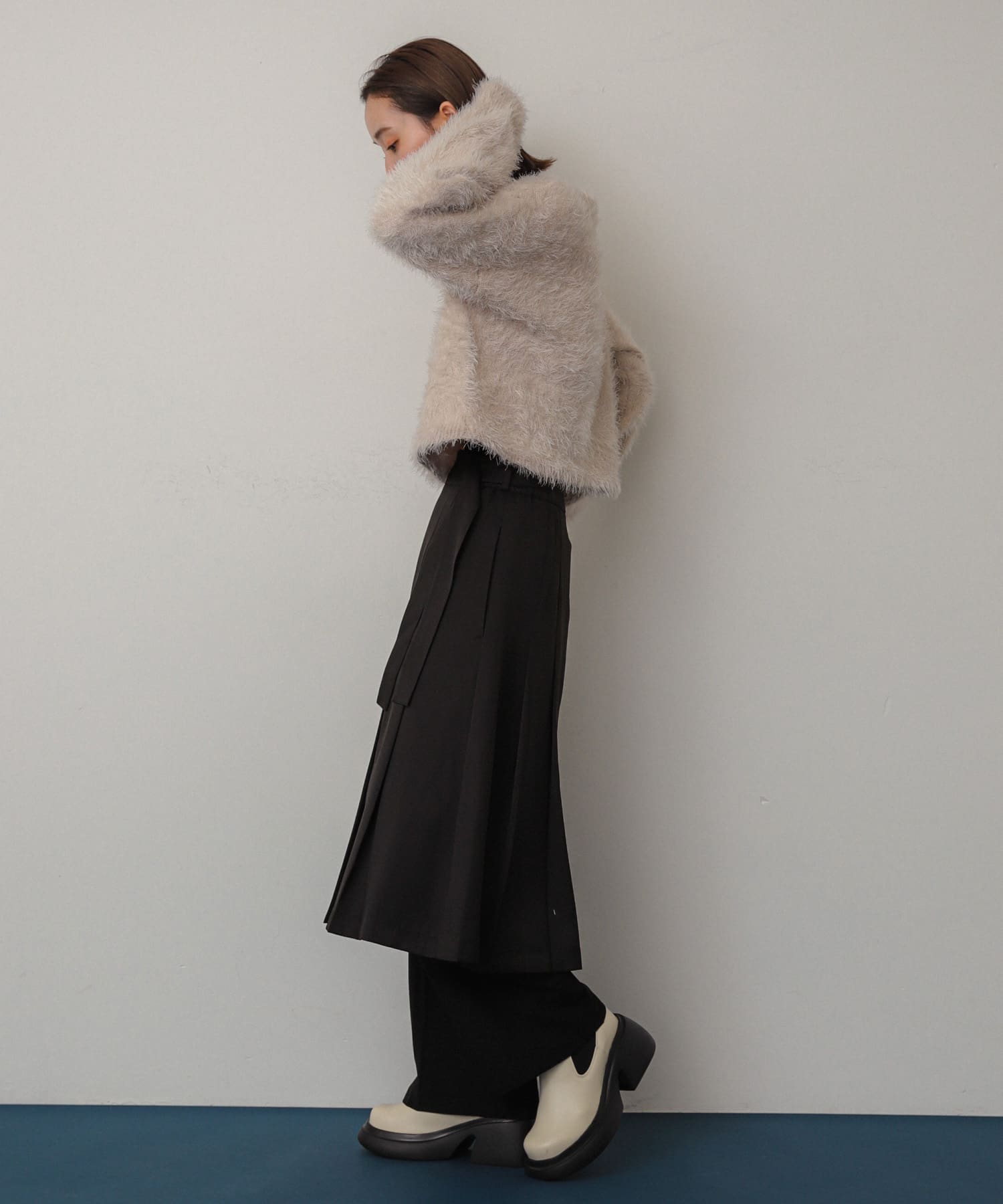 BEIGE