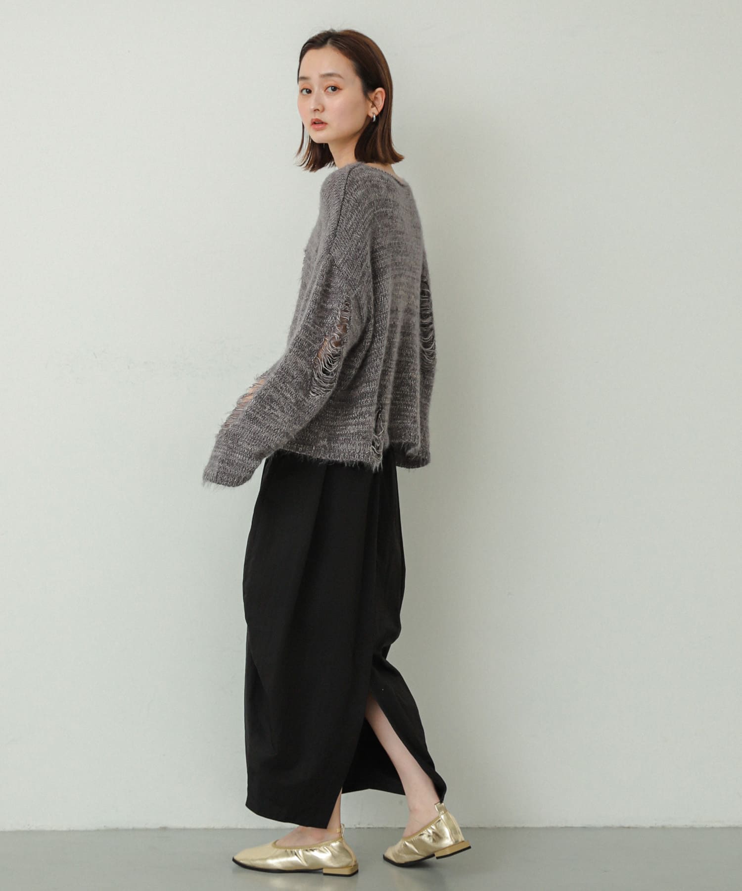 GRAY