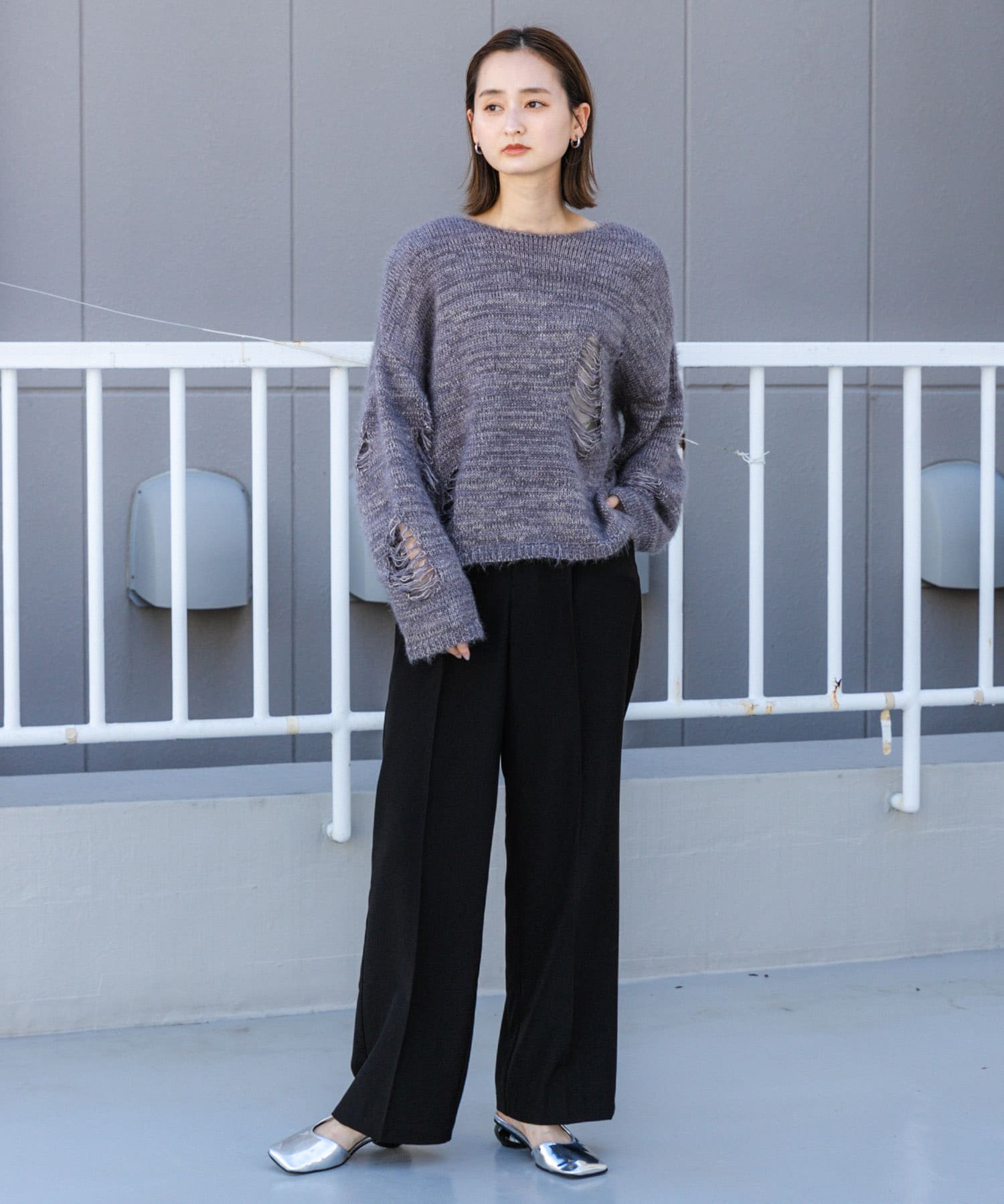GRAY