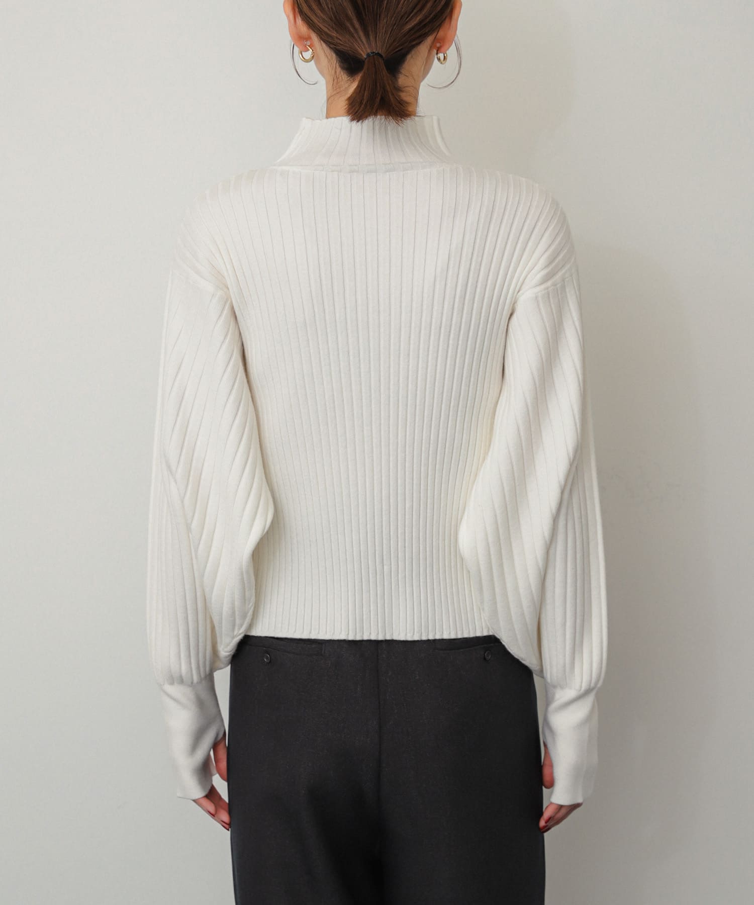 OFF WHITE