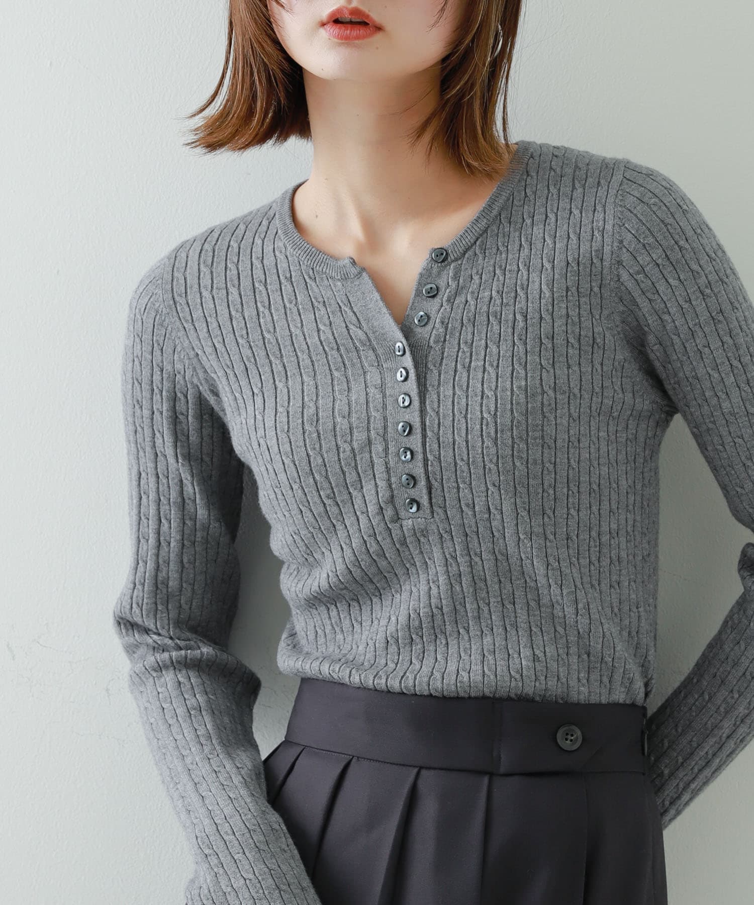 GRAY