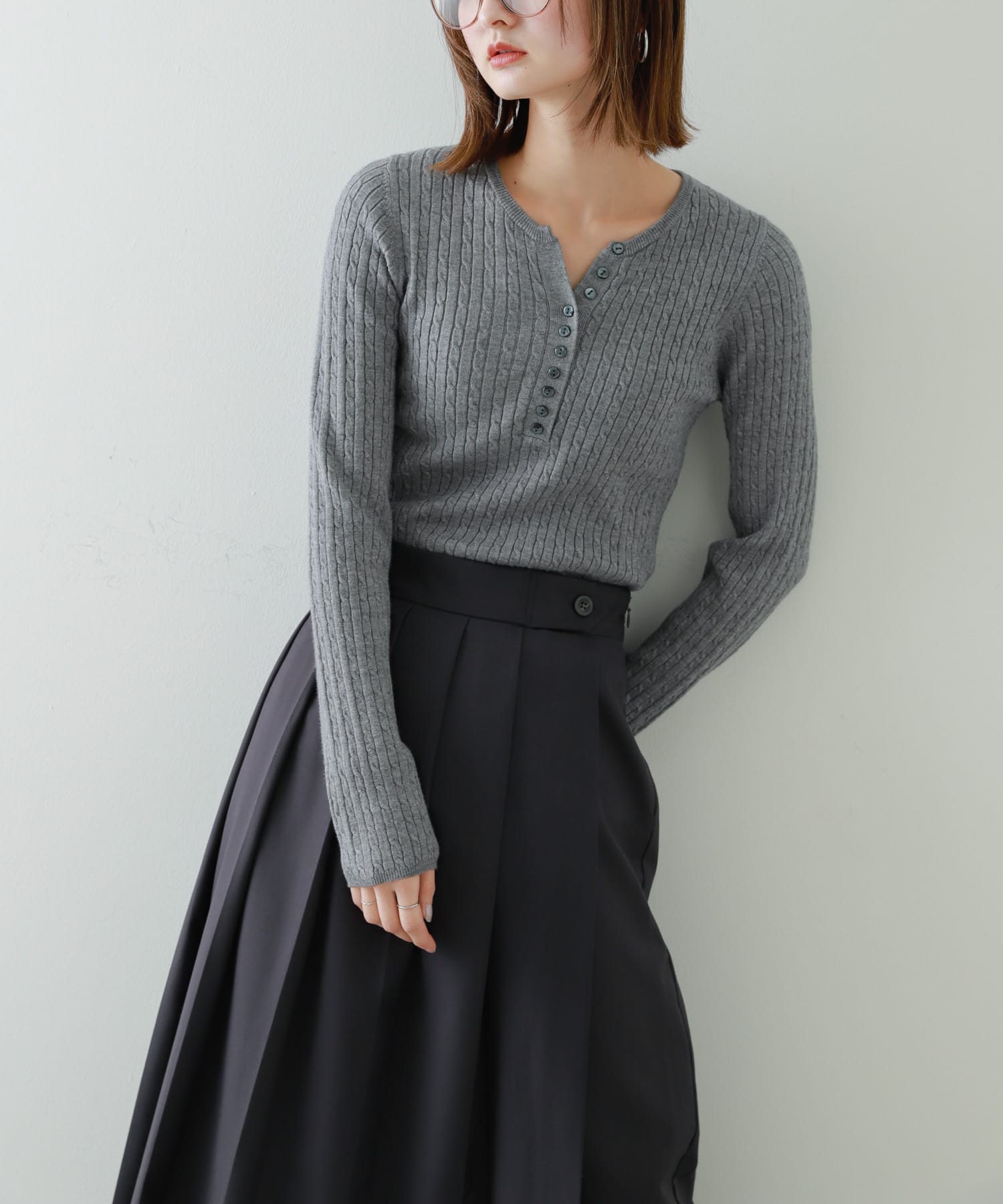 GRAY