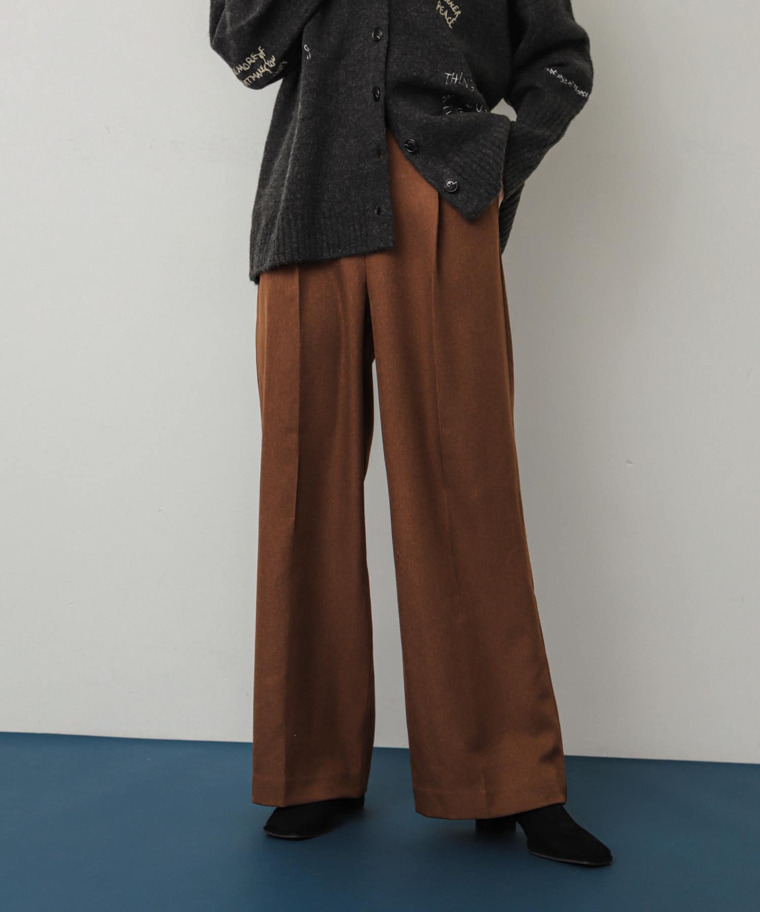 ストレートスラックスパンツ BROWN XS