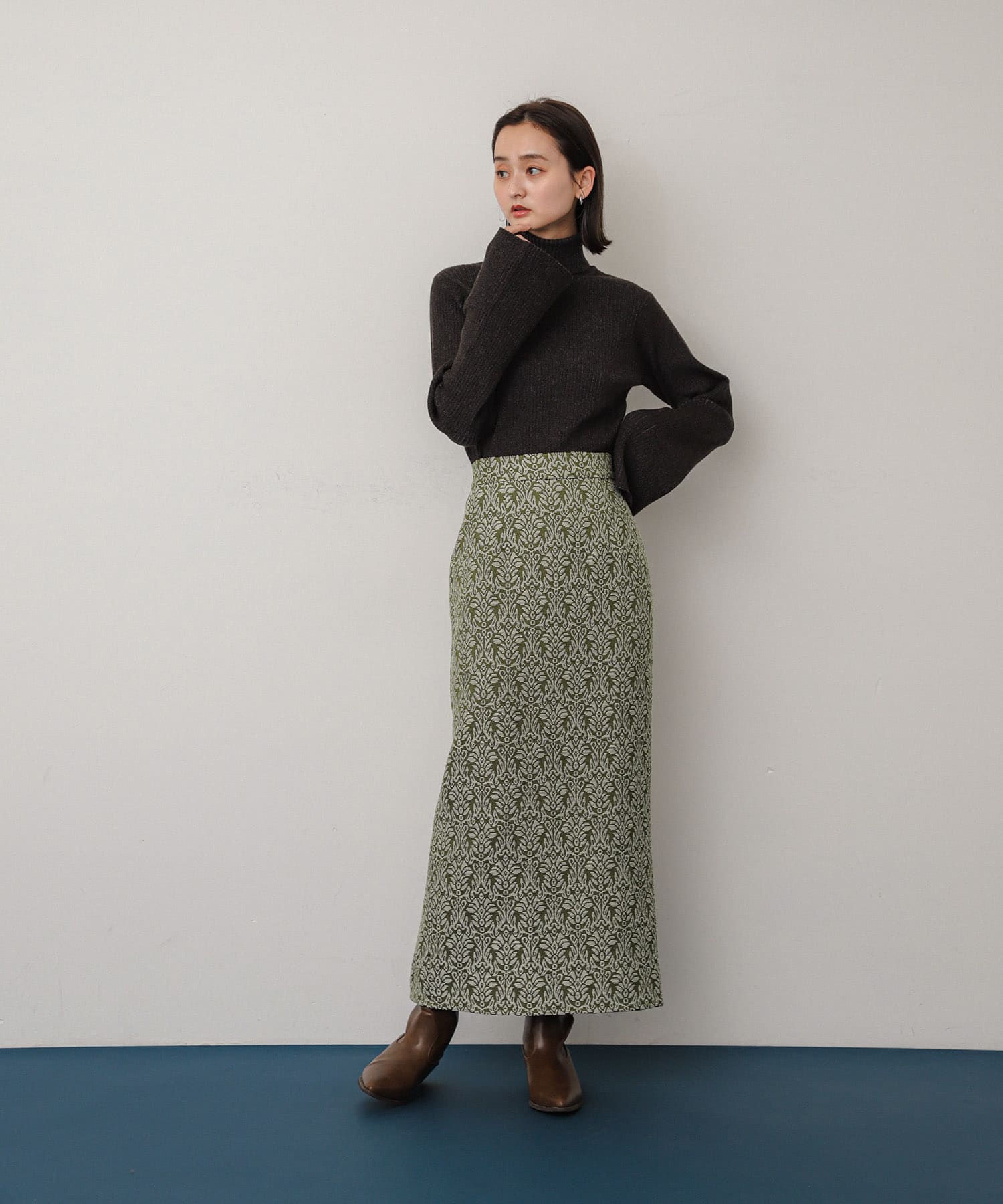 KHAKI