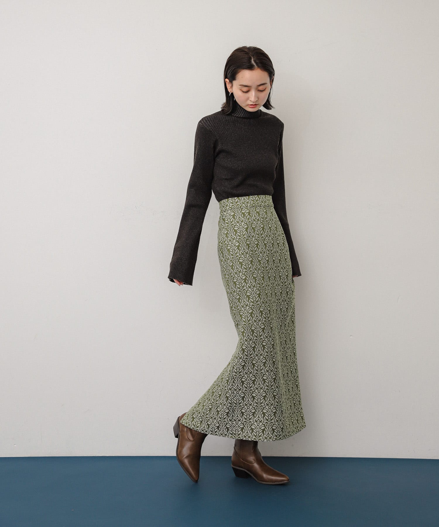 KHAKI