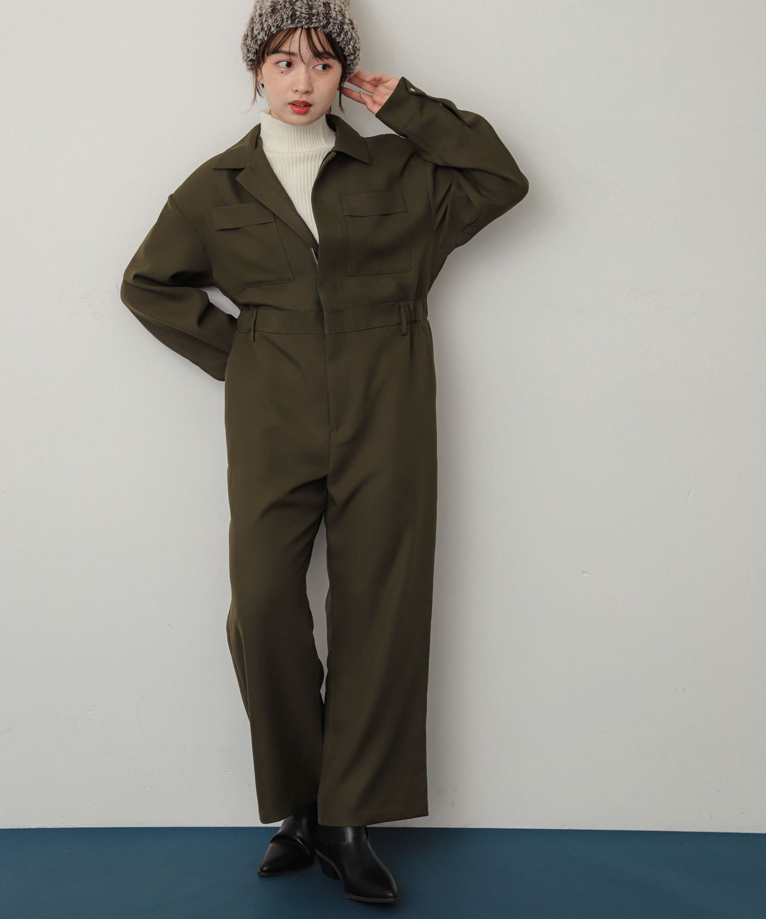 KHAKI
