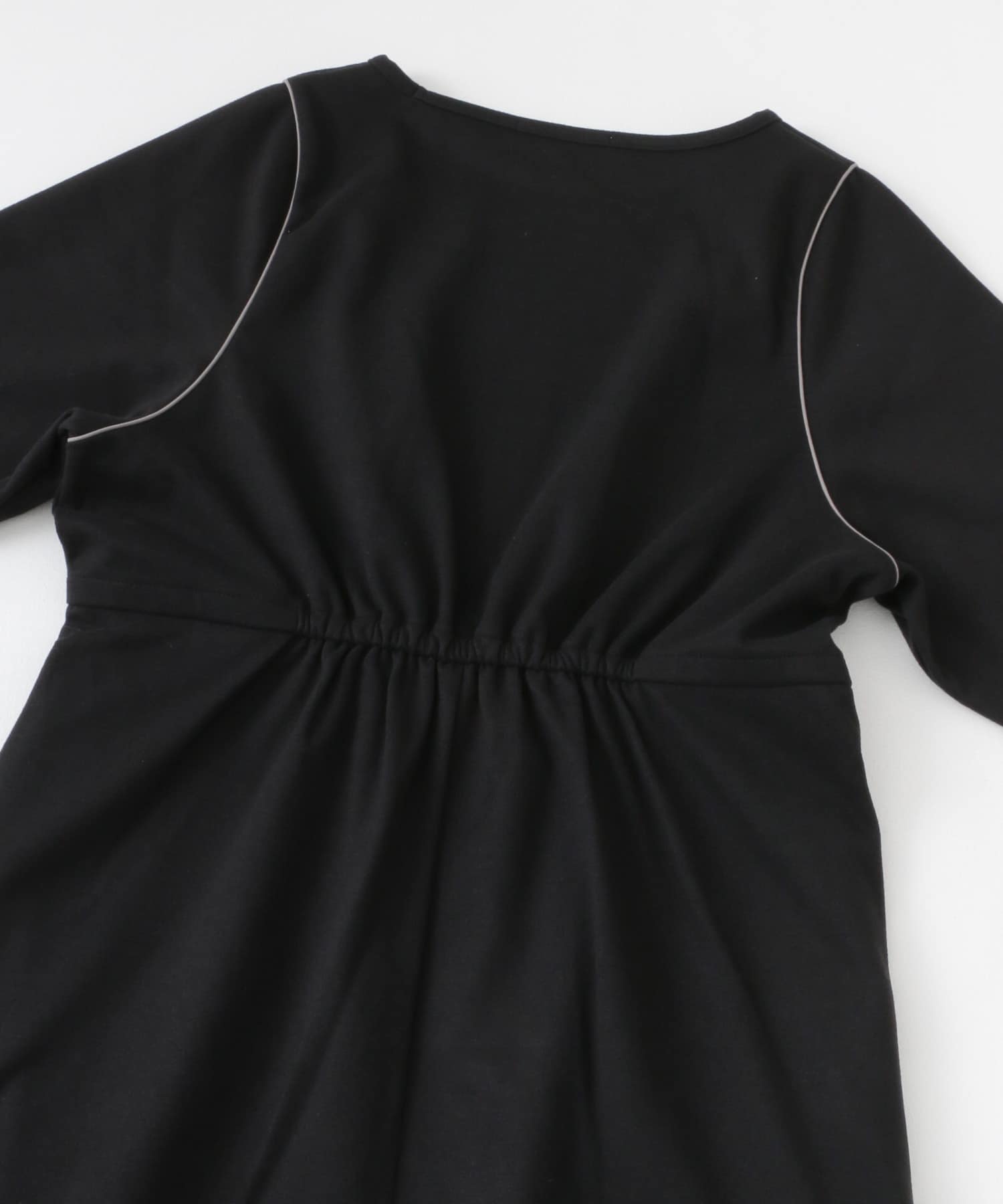 ウエストタックカットワンピース BLACK COMPACT