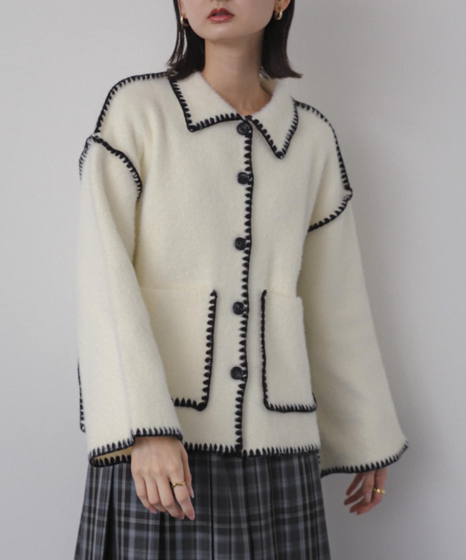 OFF WHITE