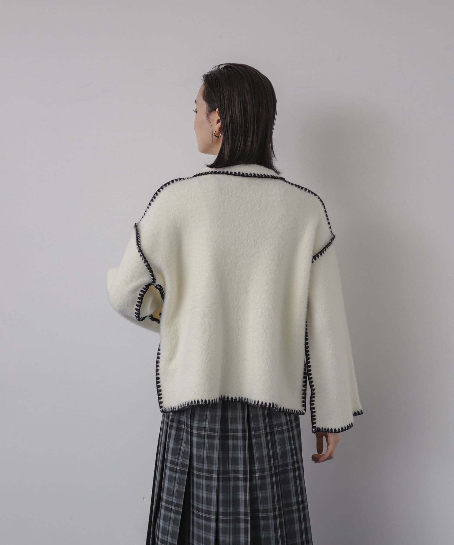 OFF WHITE