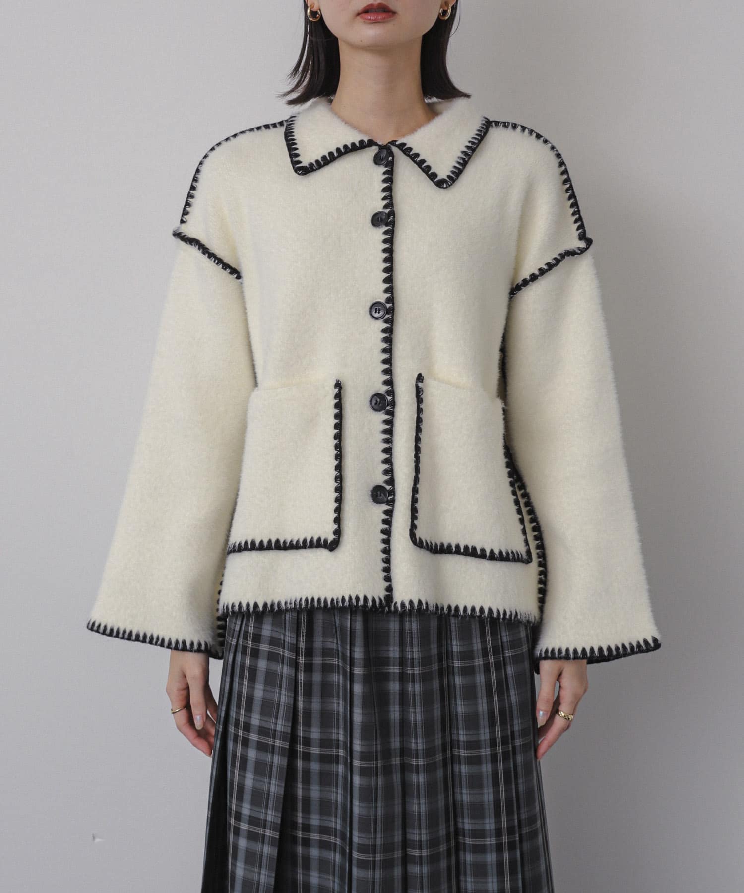 OFF WHITE