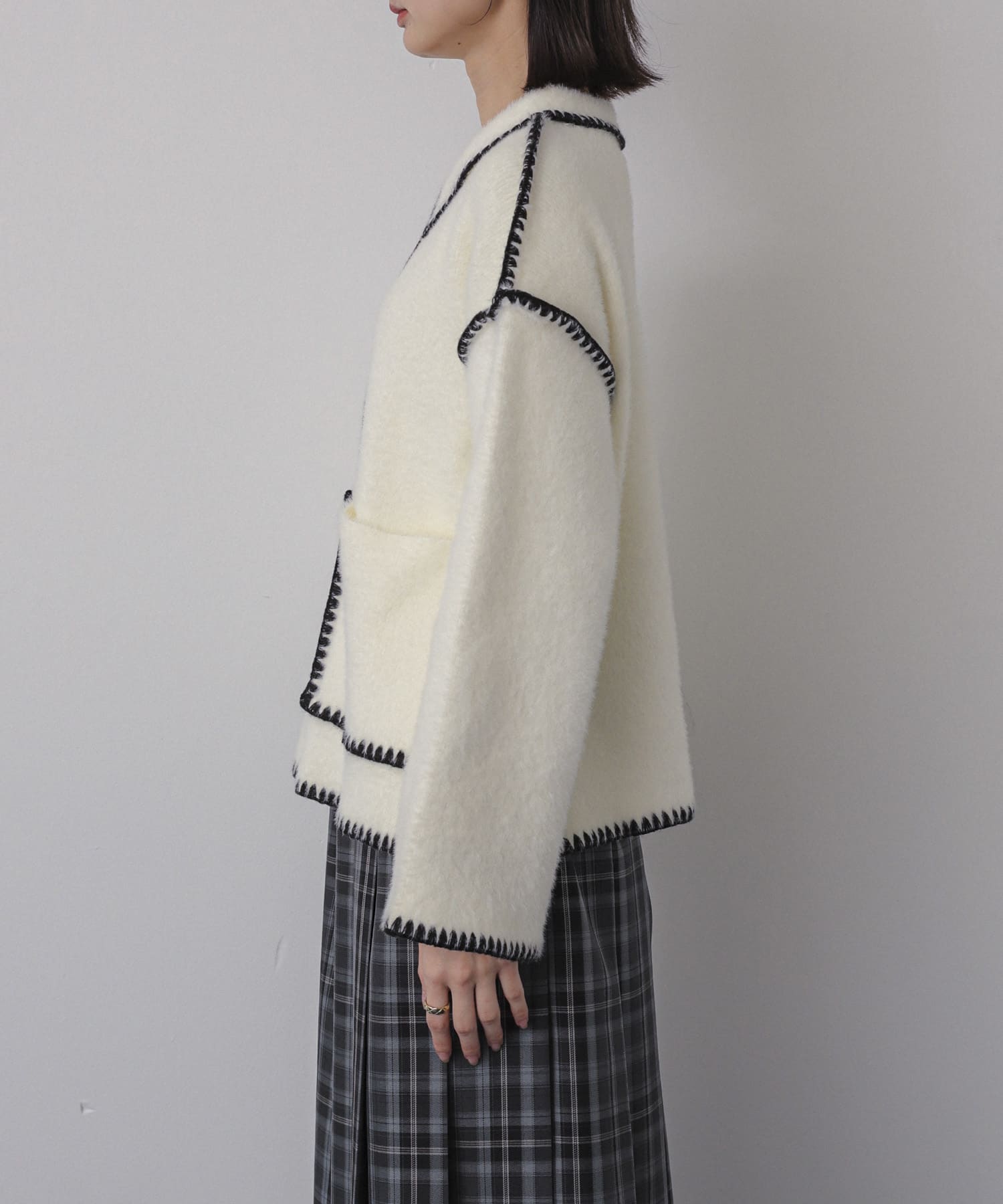 OFF WHITE