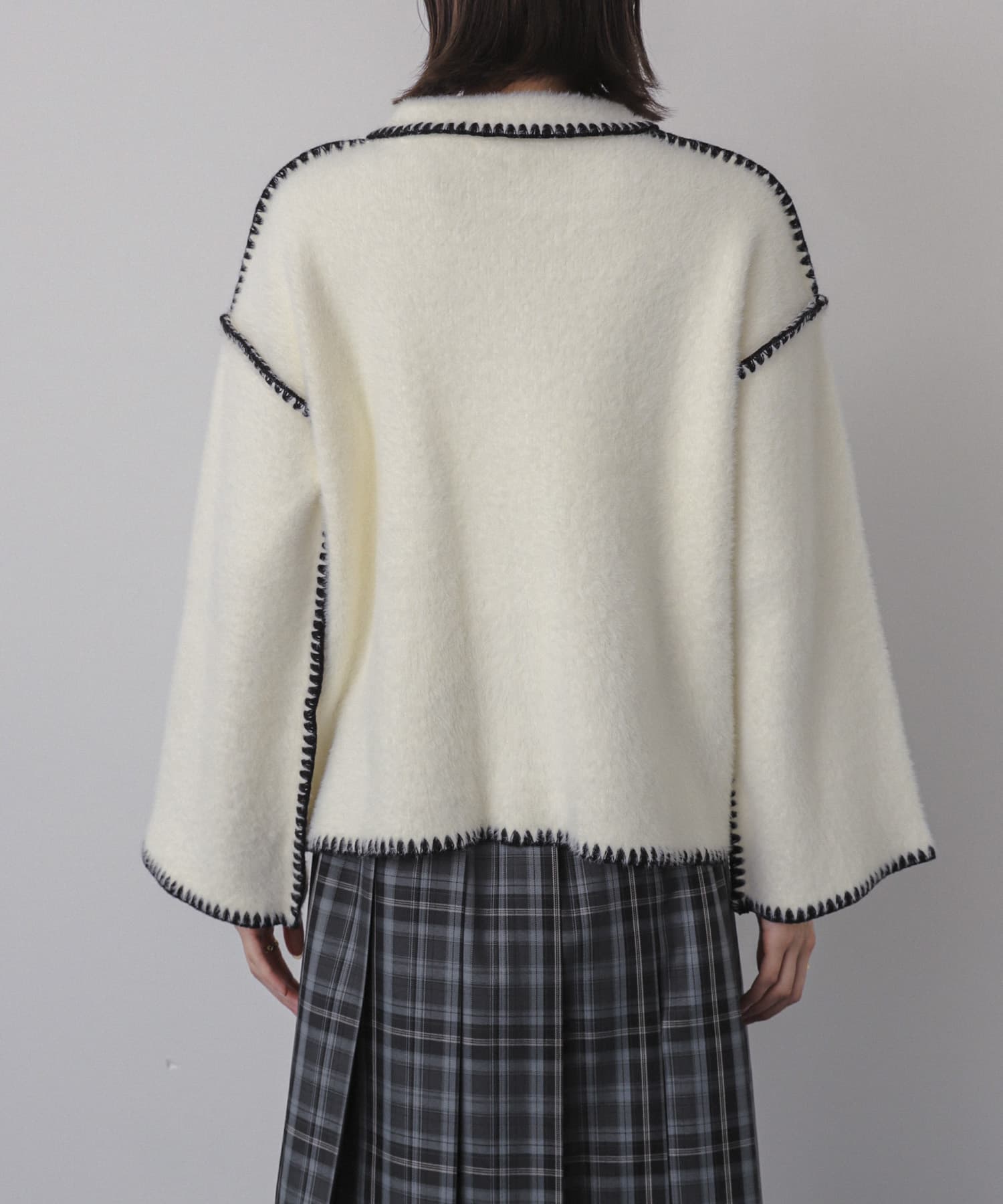 OFF WHITE
