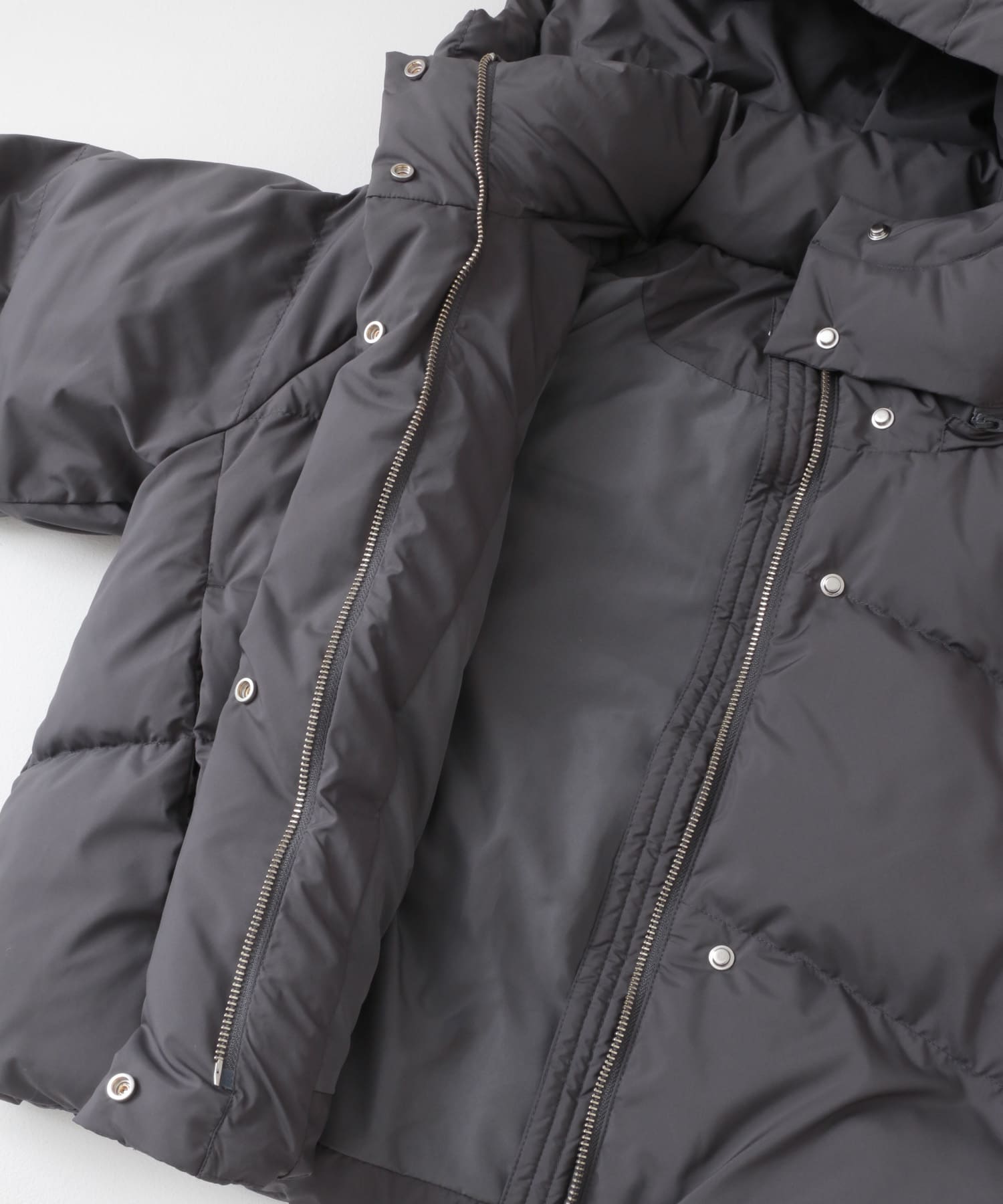 フーデット2wayショートダウン CHARCOAL one