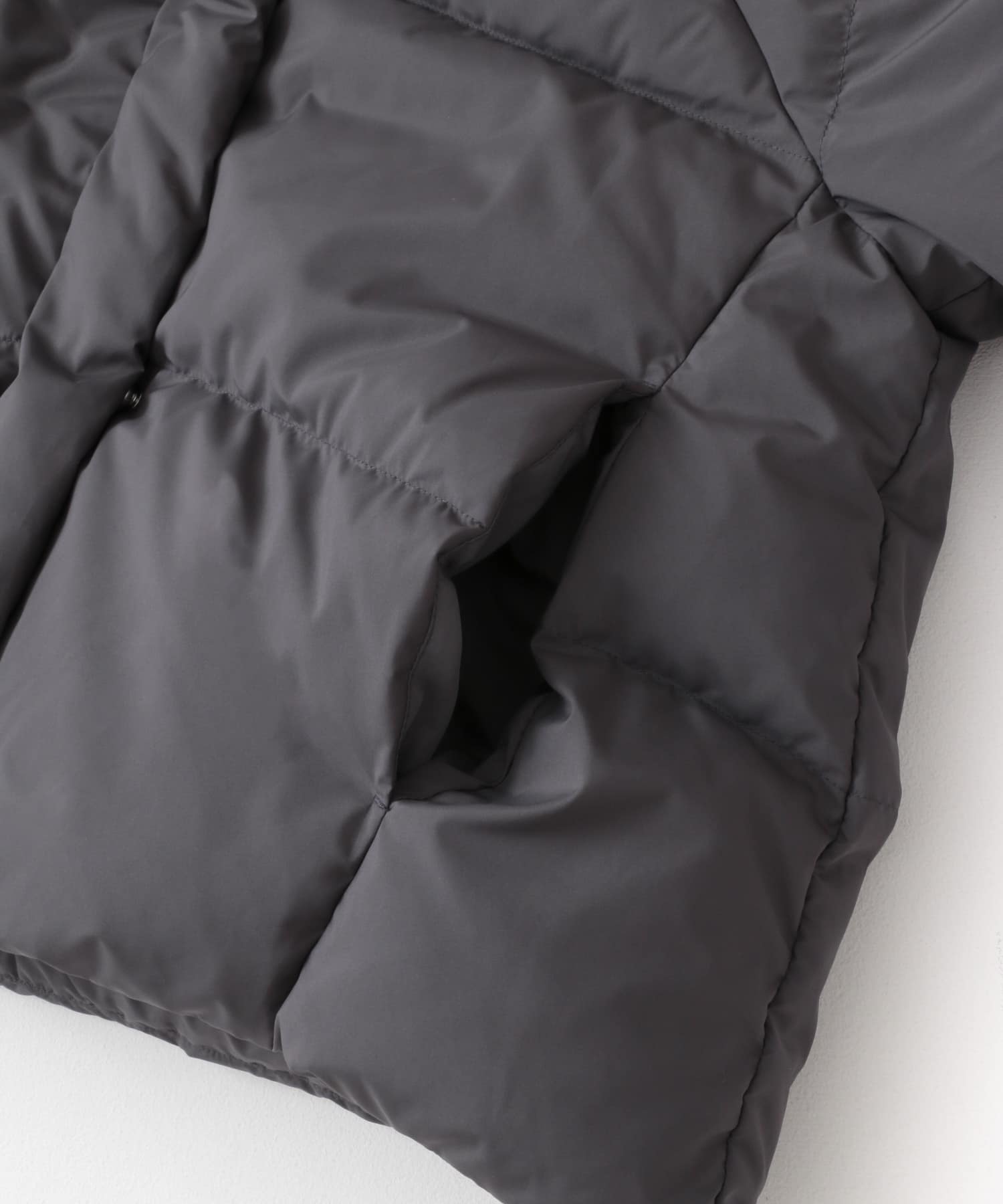 フーデット2wayショートダウン CHARCOAL one