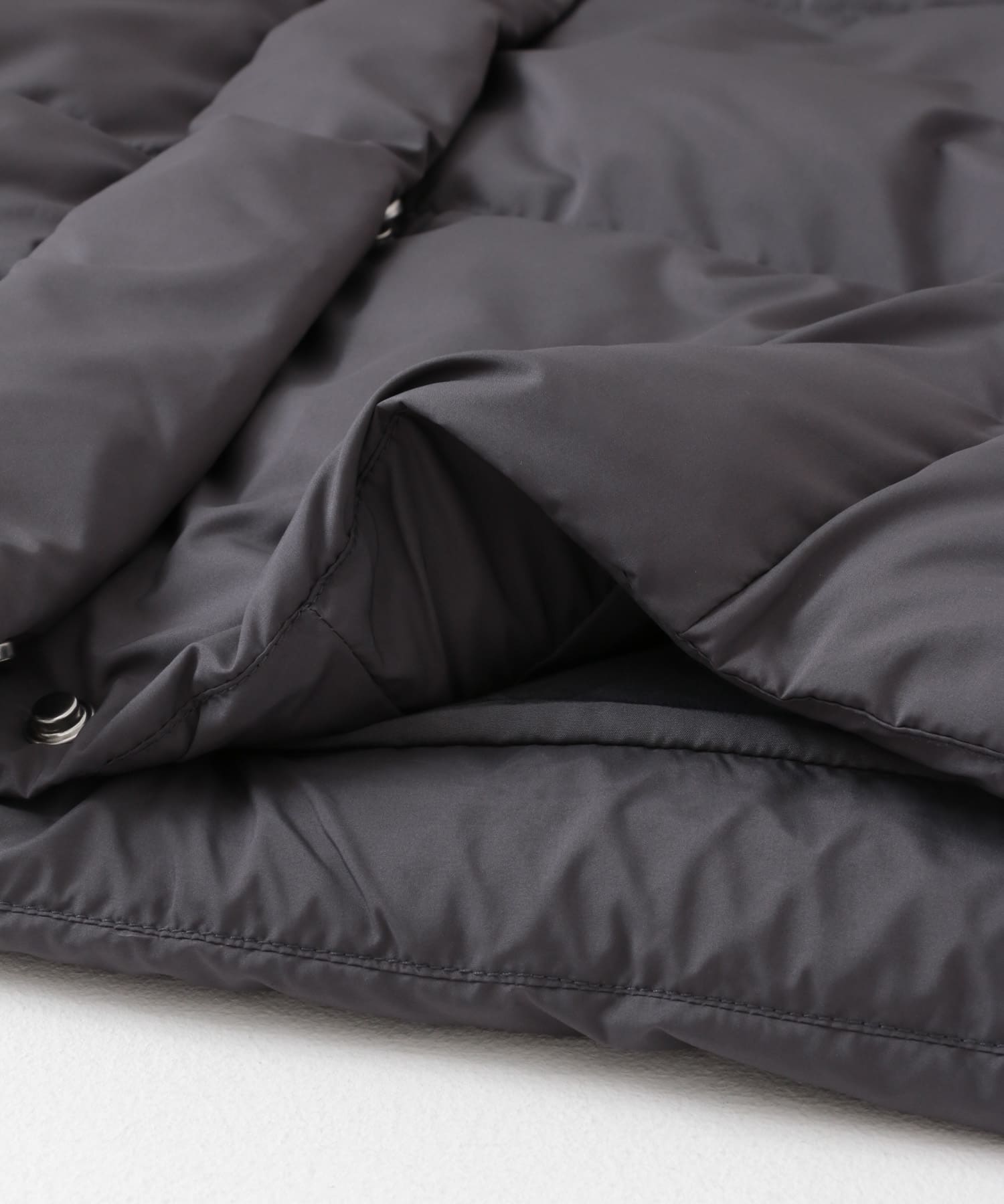 フーデット2wayショートダウン CHARCOAL one
