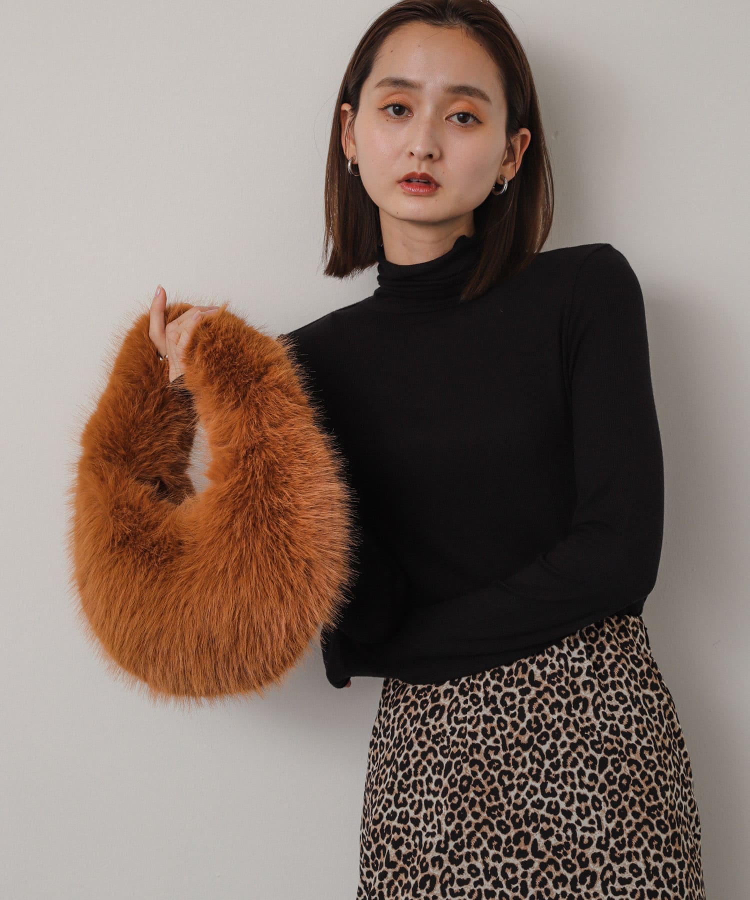 ファーラウンドバッグ BROWN one