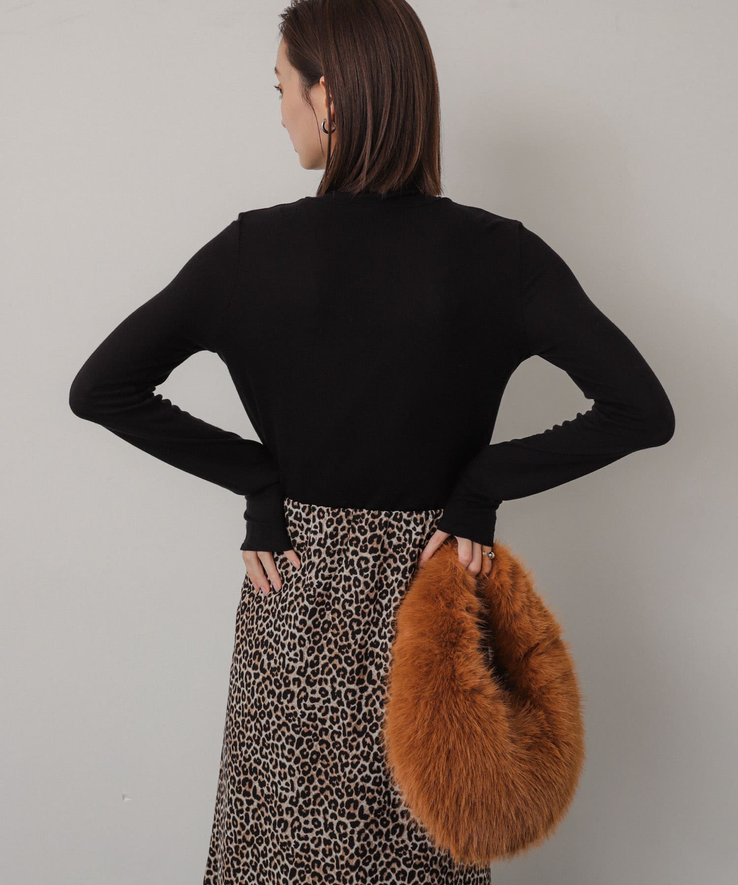 ファーラウンドバッグ BROWN one