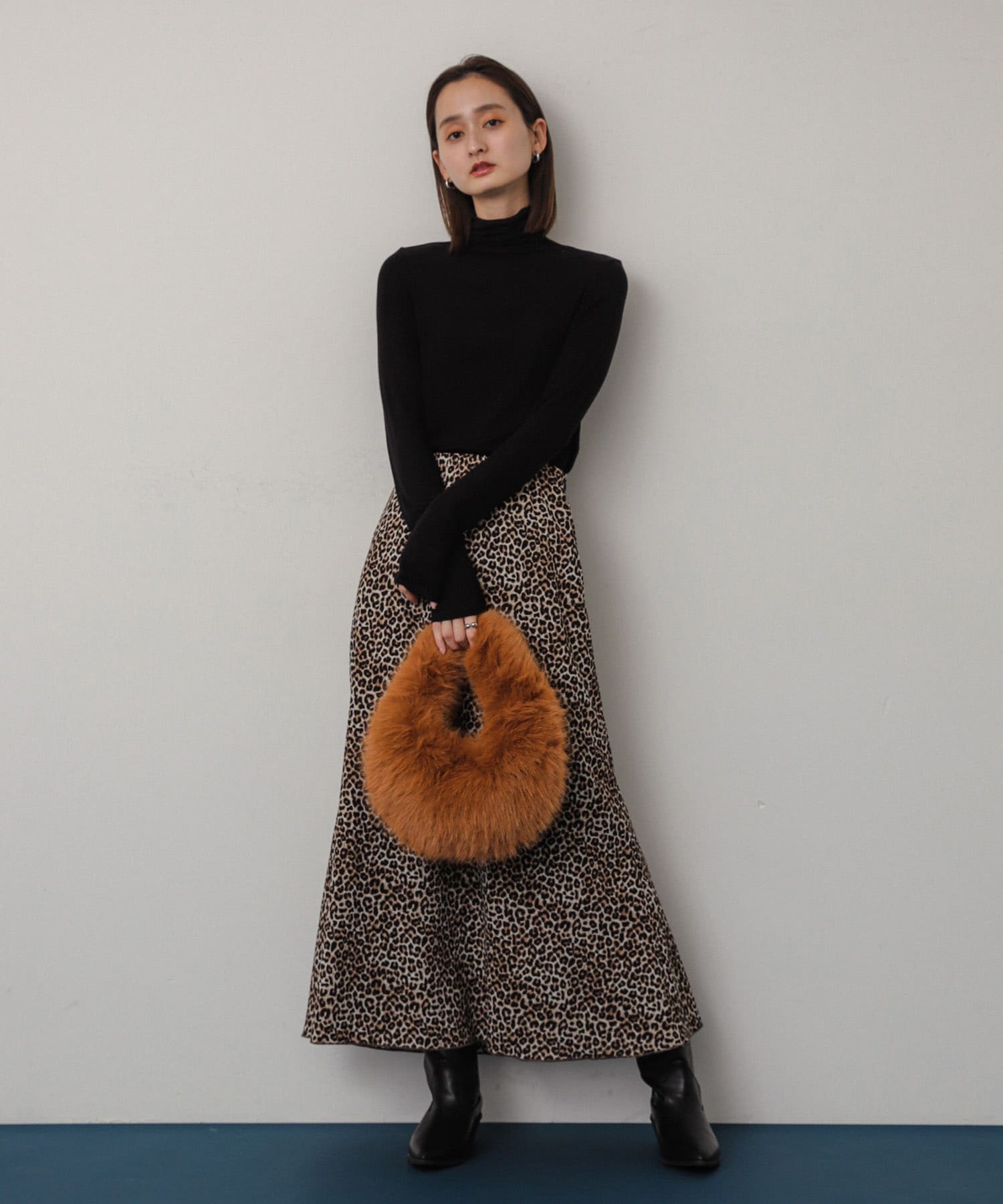 ファーラウンドバッグ BROWN one