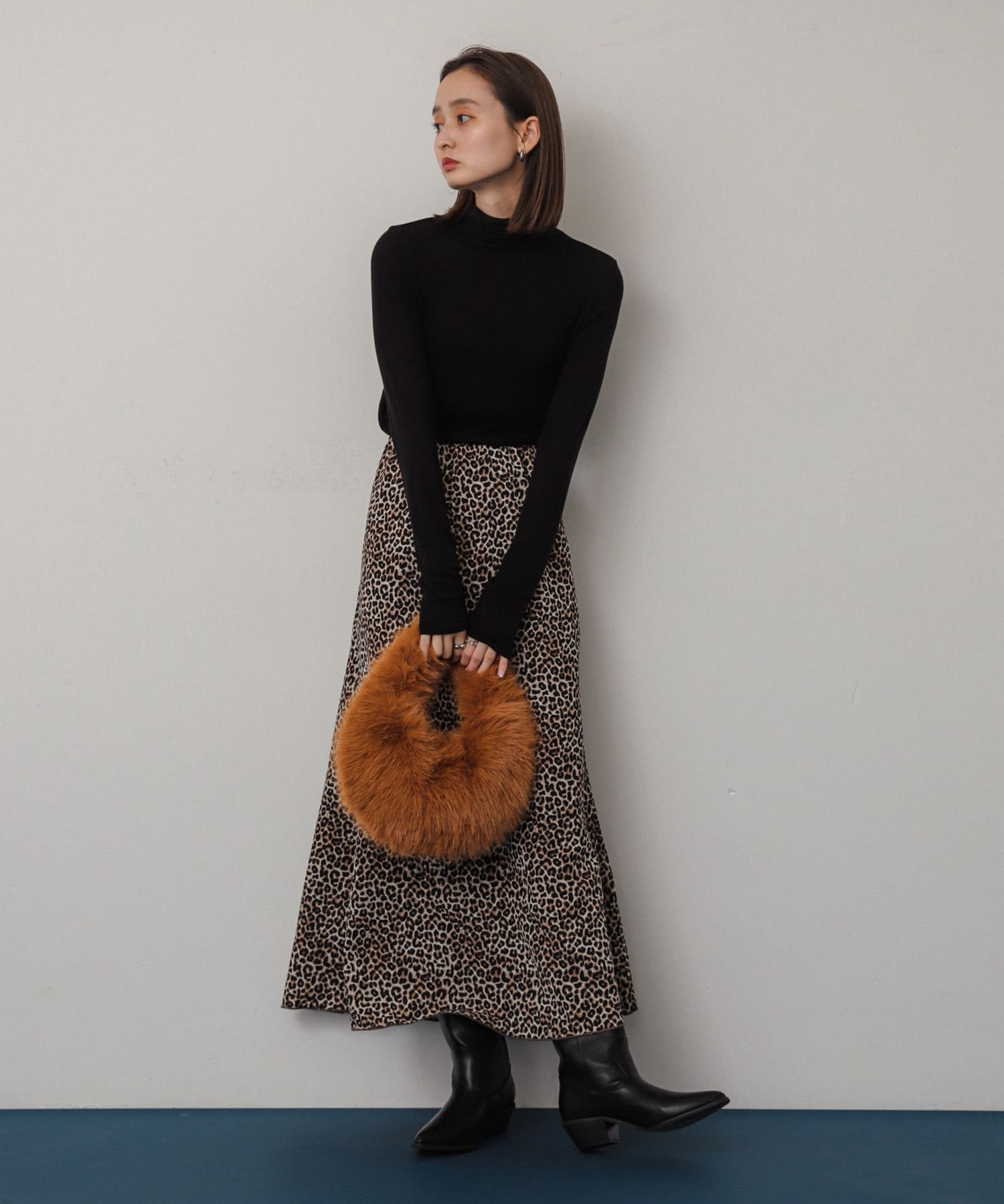 ファーラウンドバッグ BROWN one