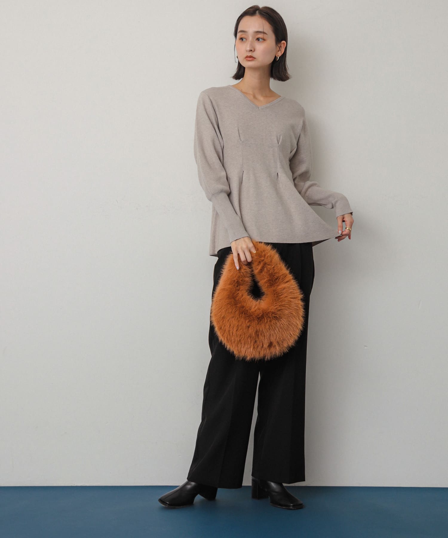 ファーラウンドバッグ BROWN one