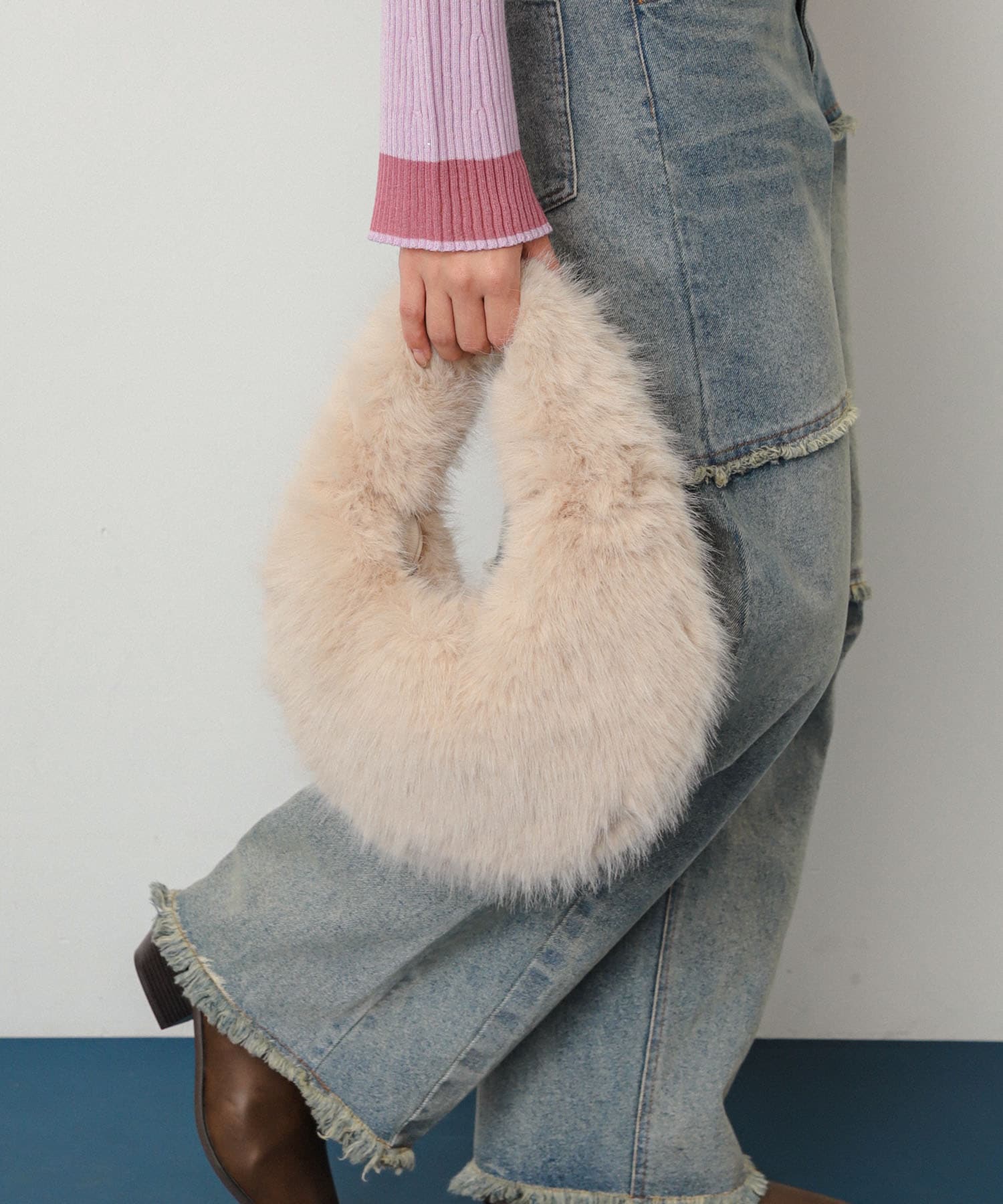 ファーラウンドバッグ BEIGE one