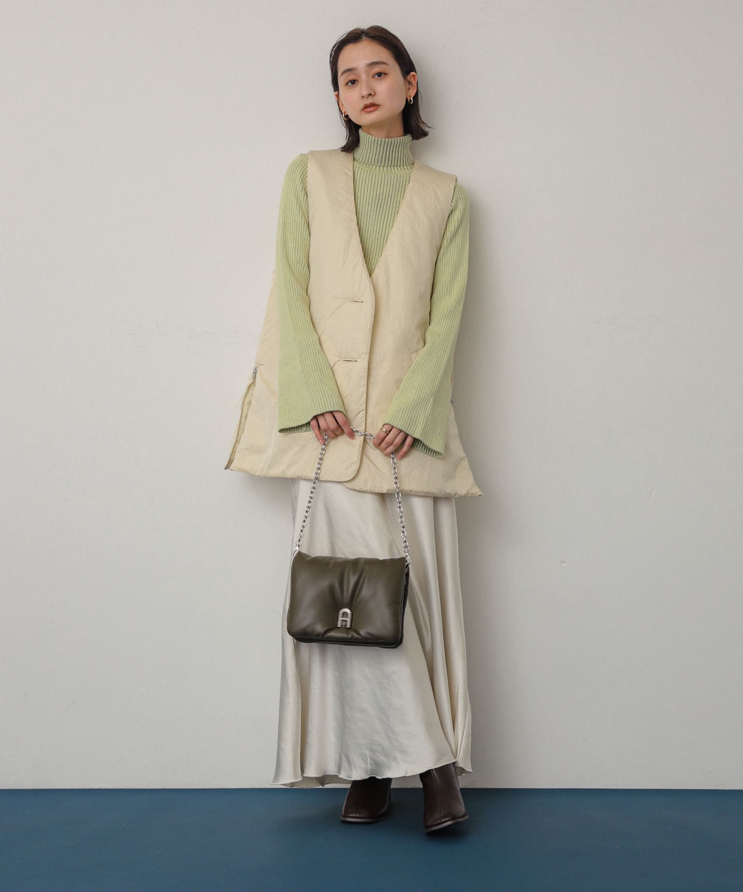 『一部WEB限定カラー』チェーンパフバッグ KHAKI one