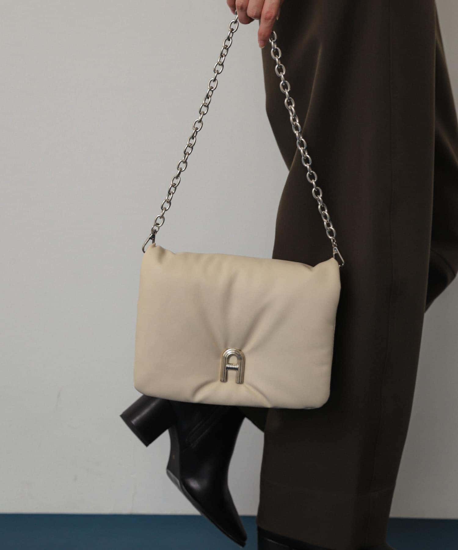 『一部WEB限定カラー』チェーンパフバッグ IVORY one