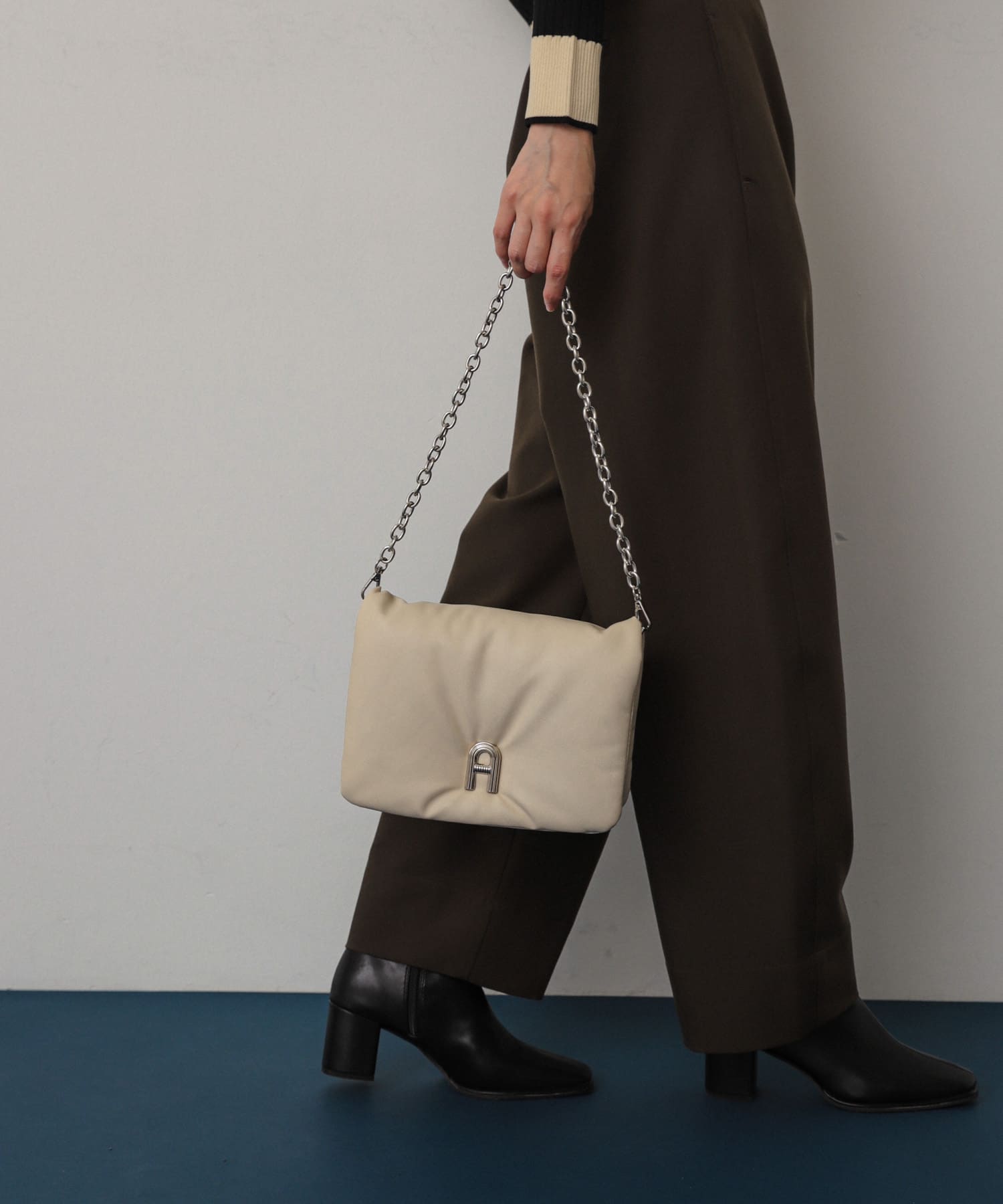 『一部WEB限定カラー』チェーンパフバッグ IVORY one