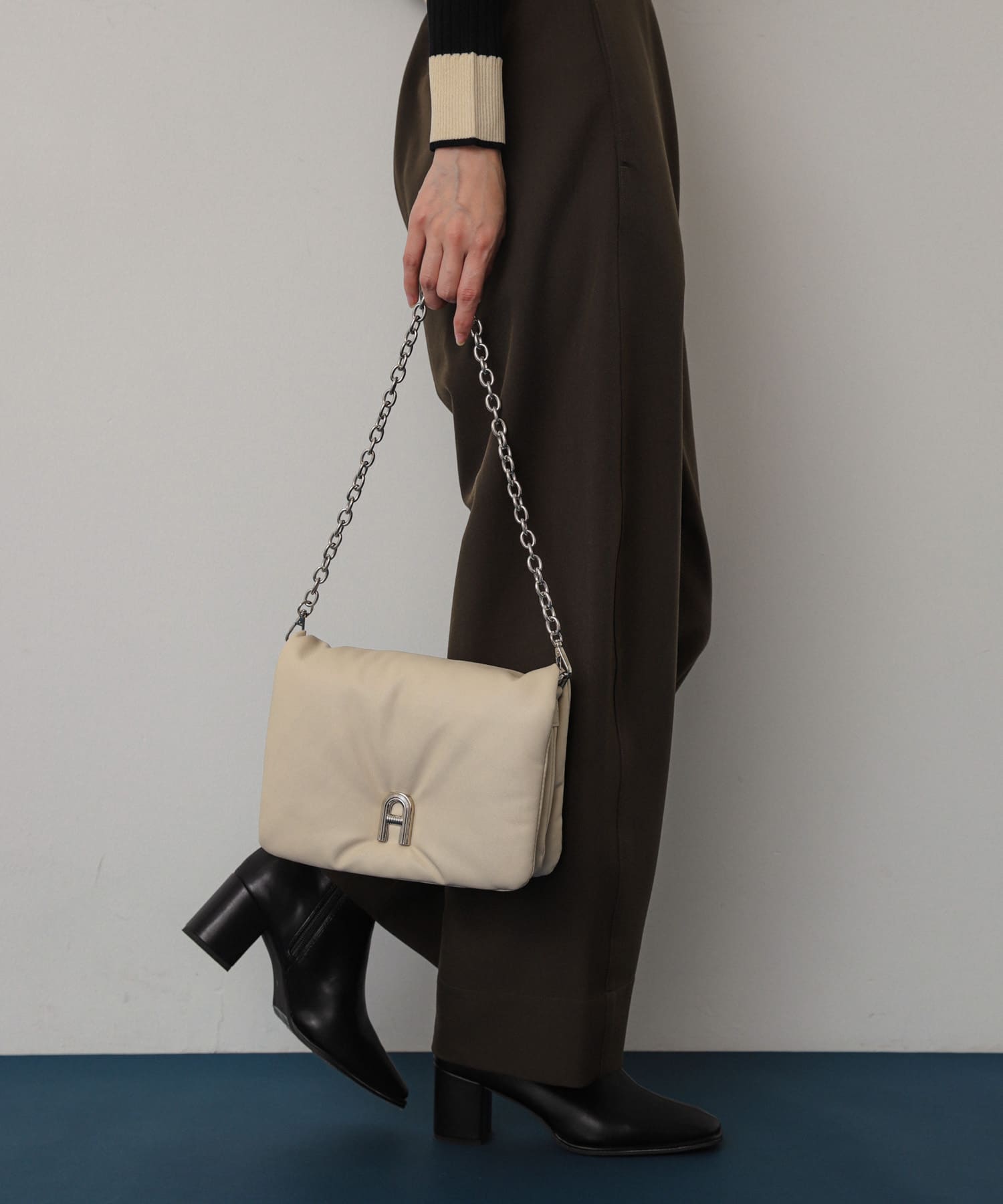 『一部WEB限定カラー』チェーンパフバッグ IVORY one