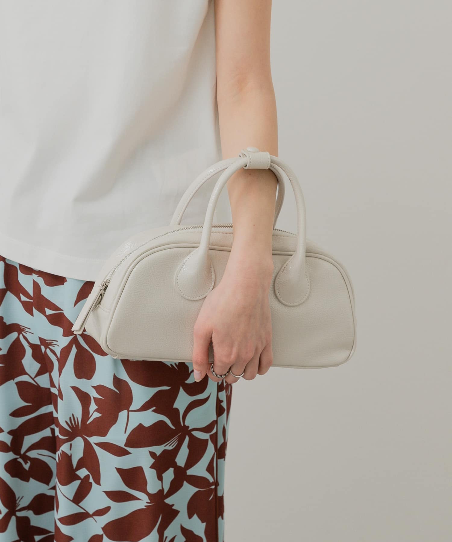 ラウンドスクエアボストンバッグ