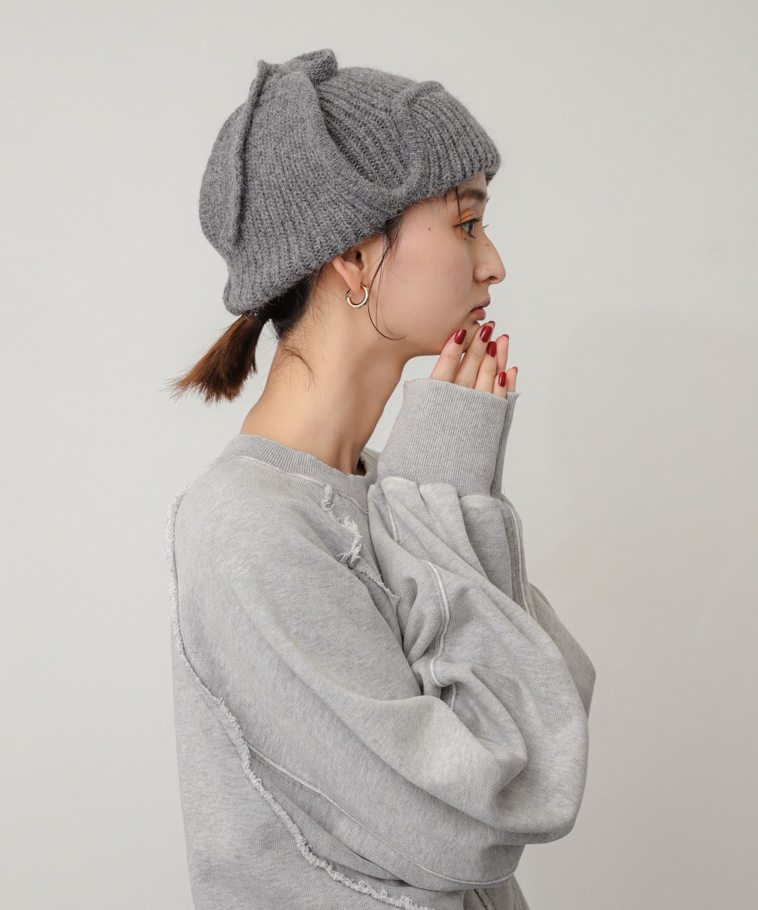 GRAY