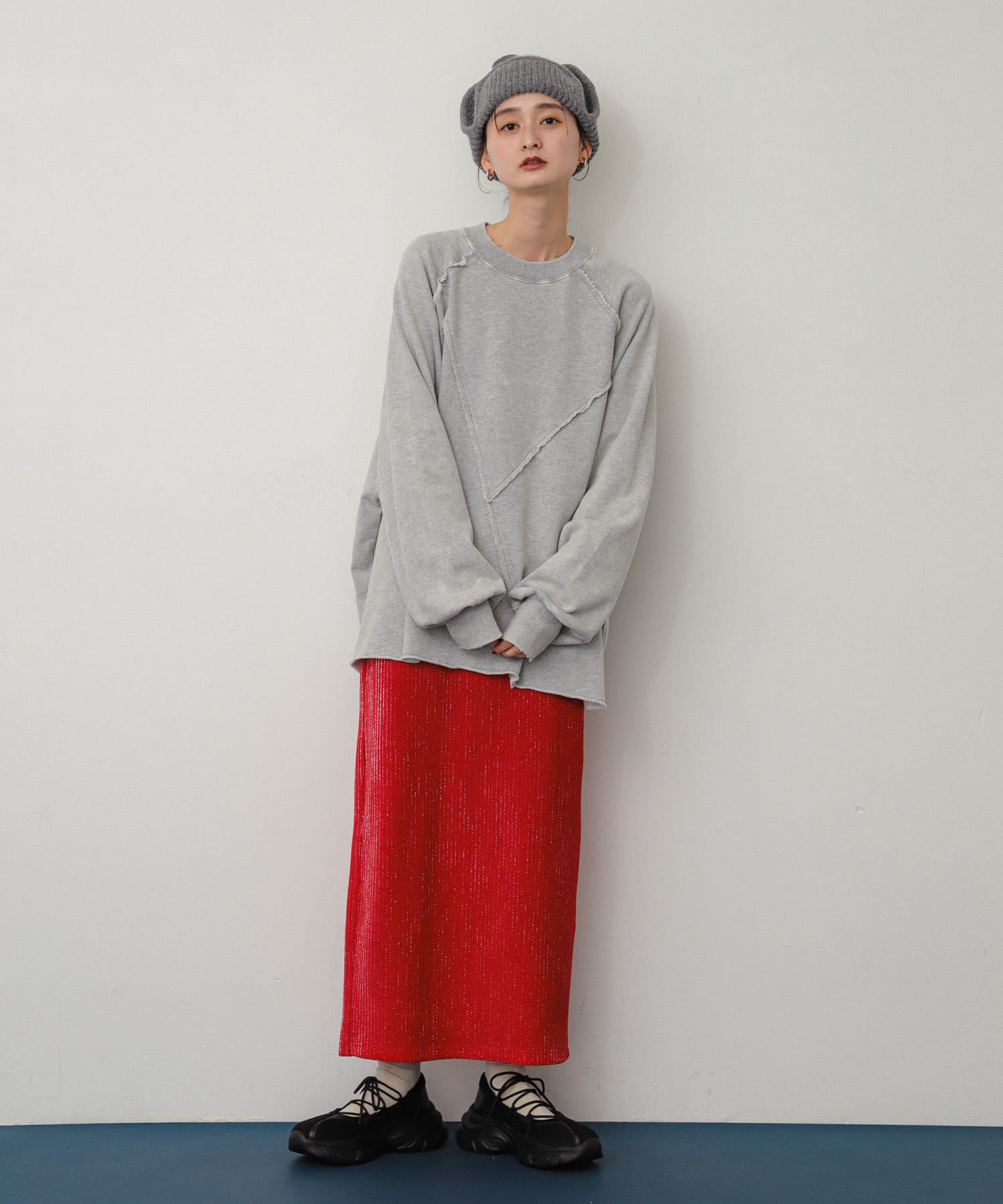GRAY