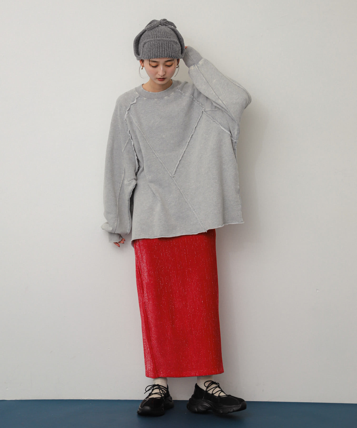 GRAY